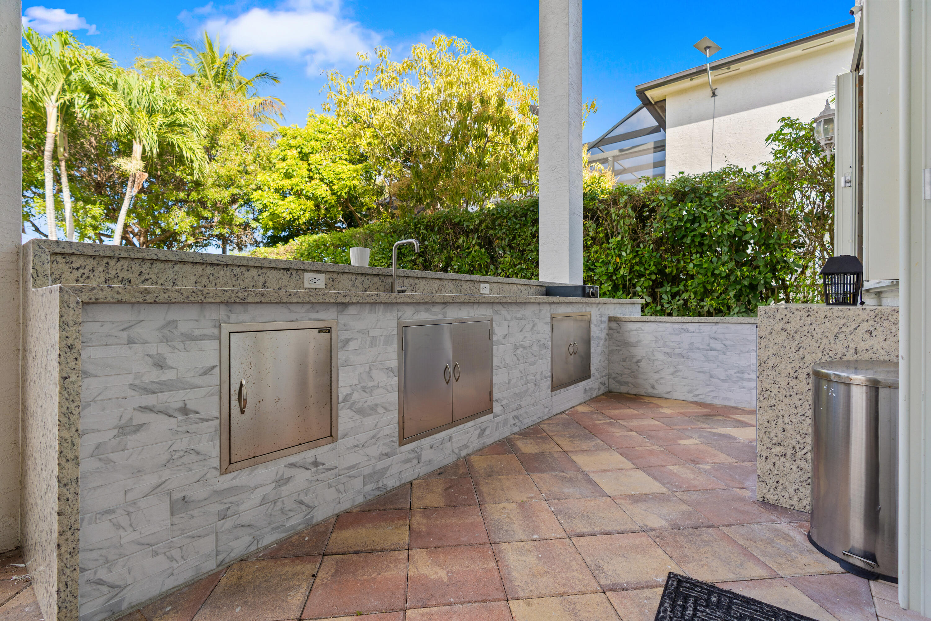 SUNSET LAKES PLAT THREE - Residential