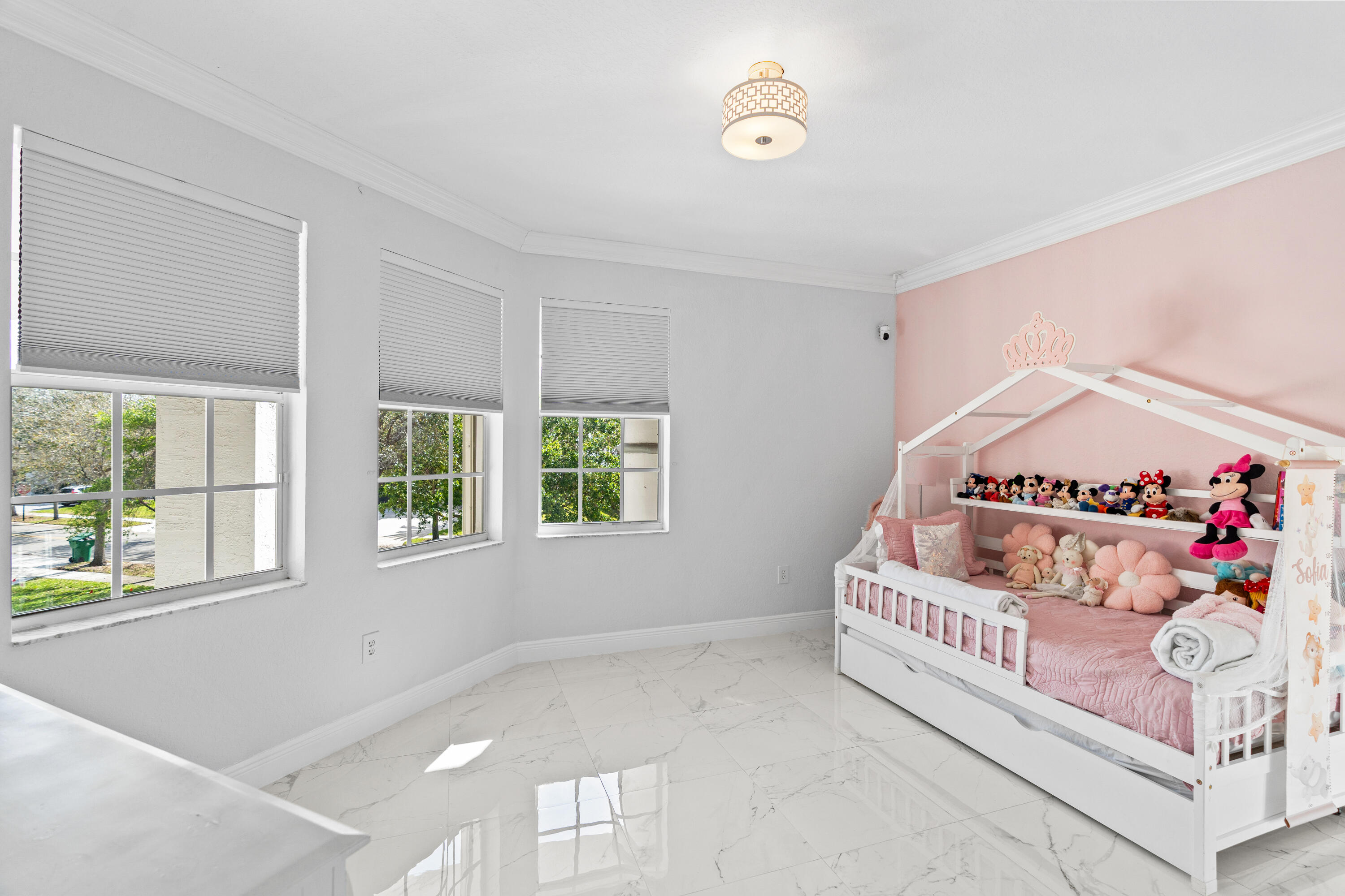 SUNSET LAKES PLAT THREE - Residential