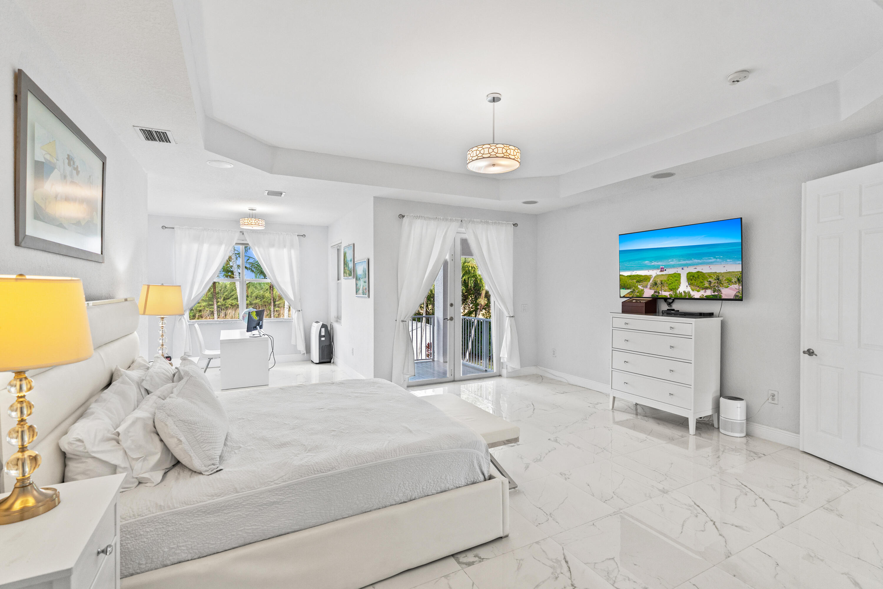 SUNSET LAKES PLAT THREE - Residential