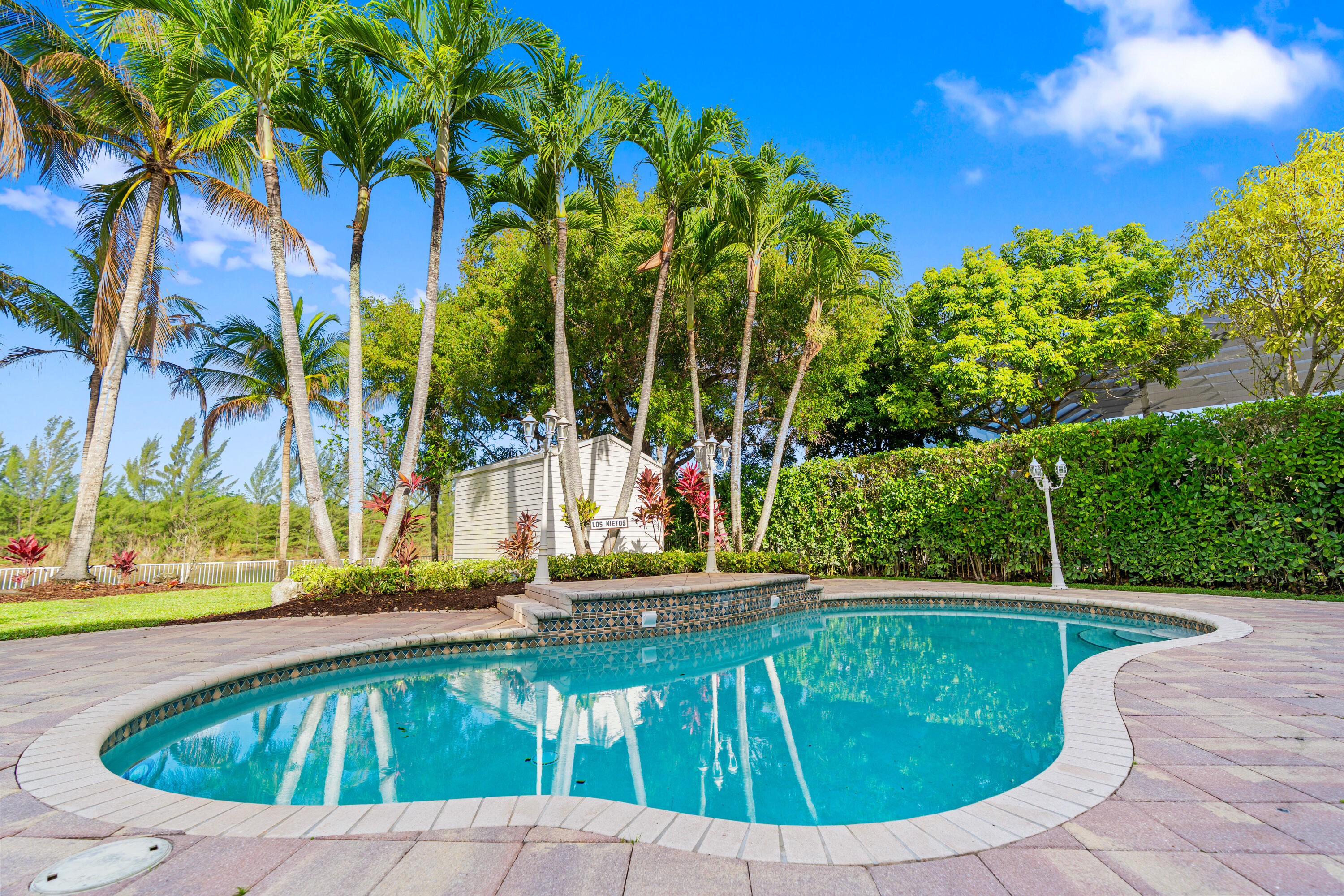 SUNSET LAKES PLAT THREE - Residential