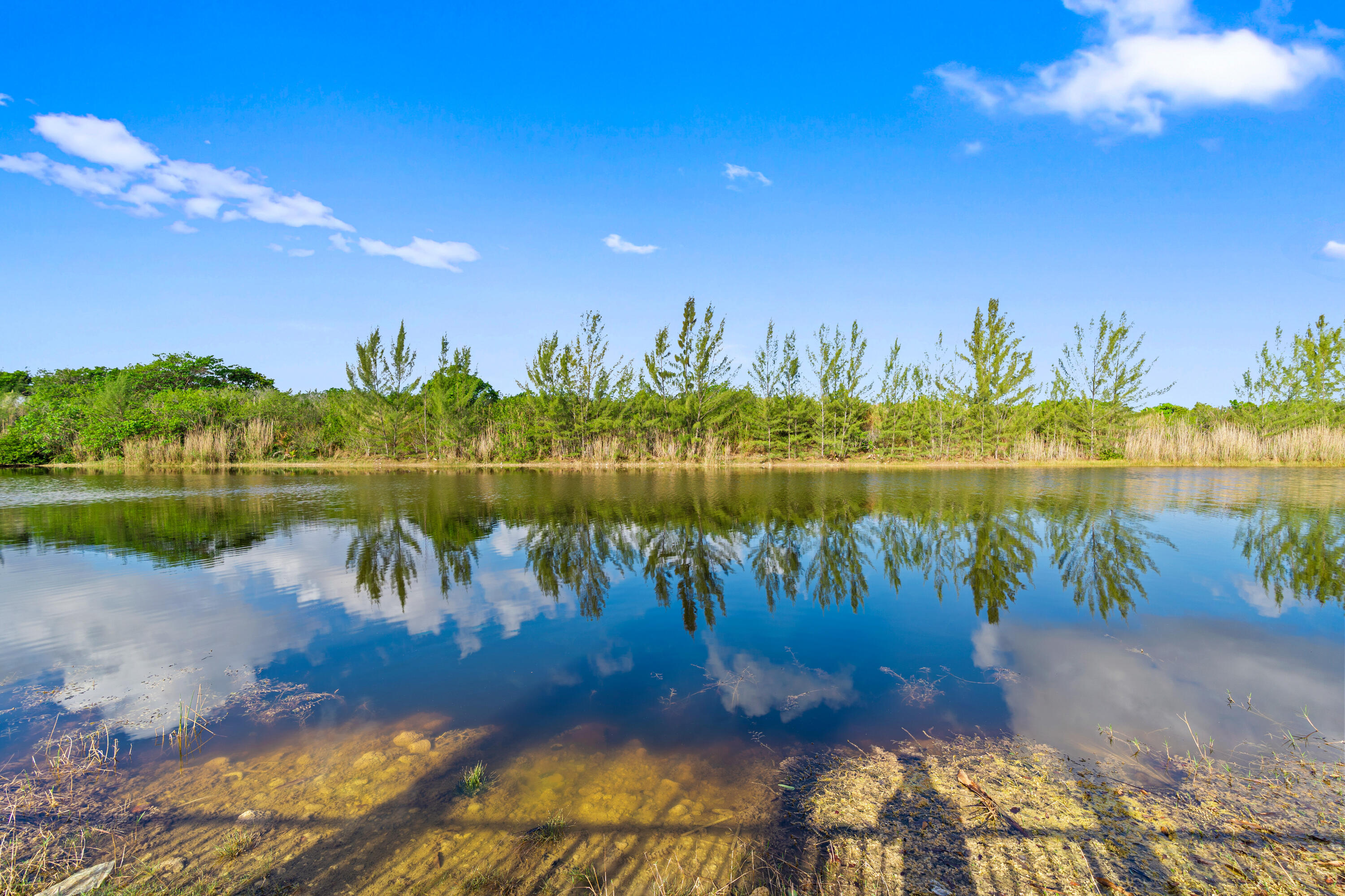 SUNSET LAKES PLAT THREE - Residential