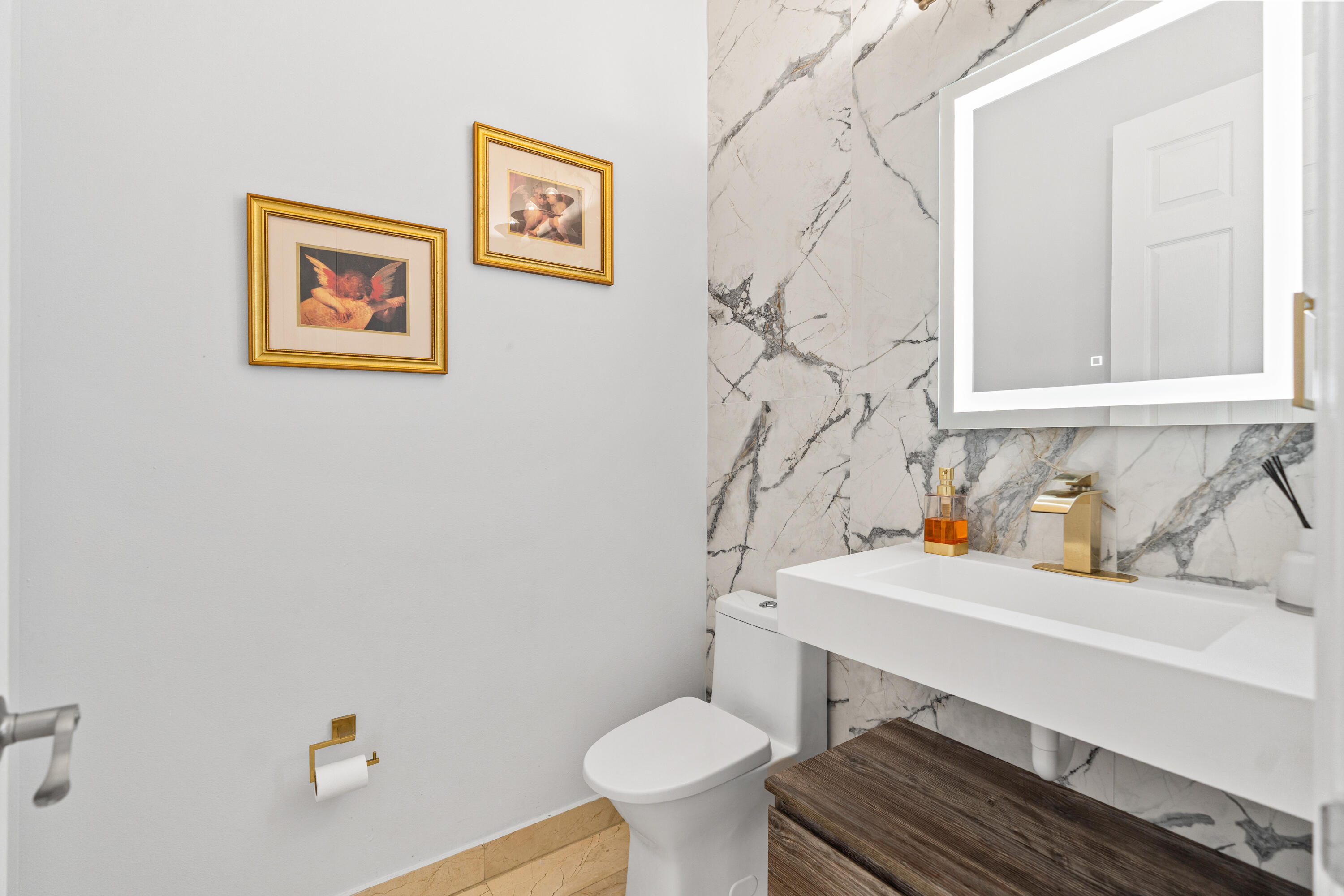 SUNSET LAKES PLAT THREE - Residential