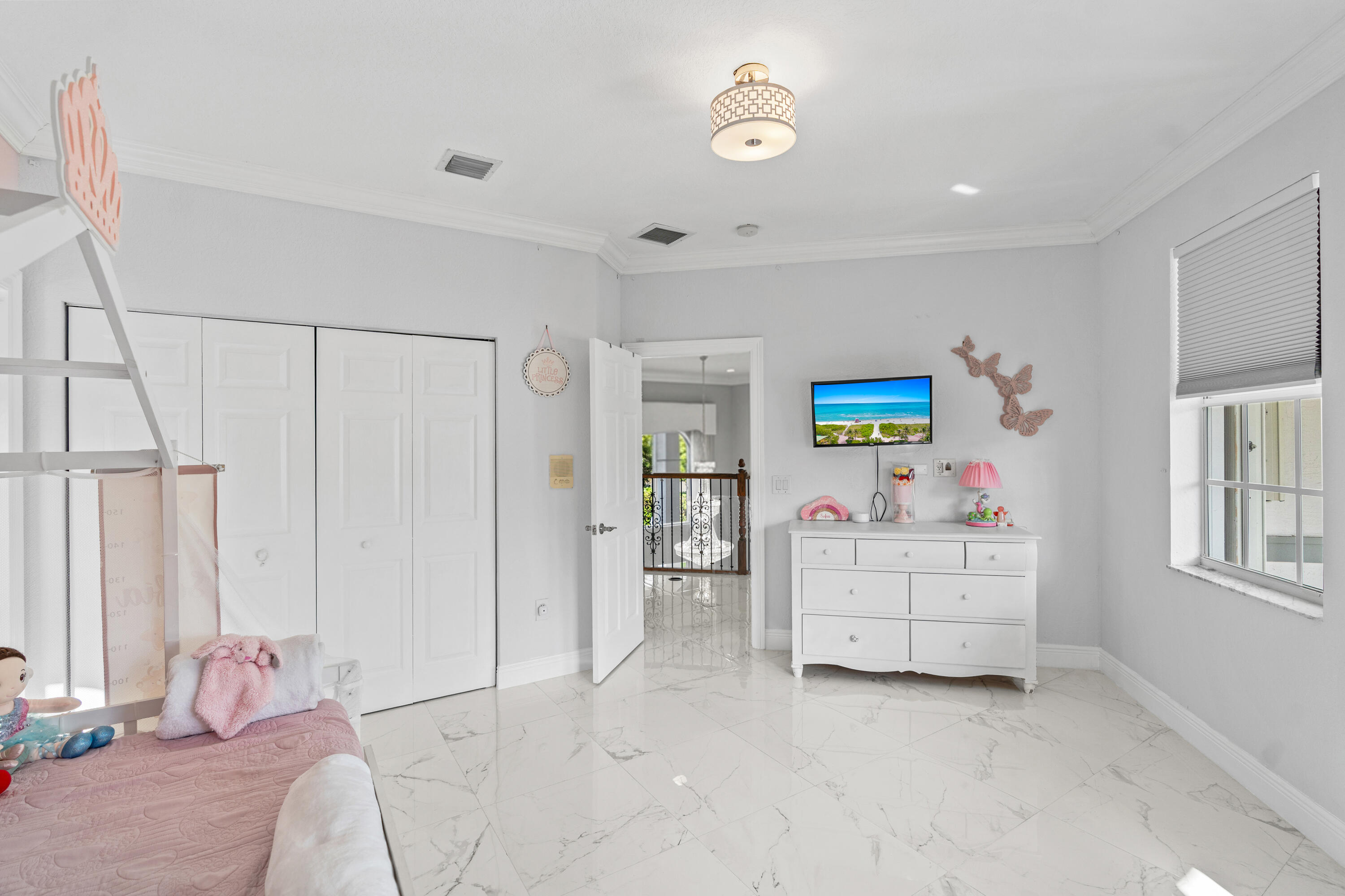 SUNSET LAKES PLAT THREE - Residential