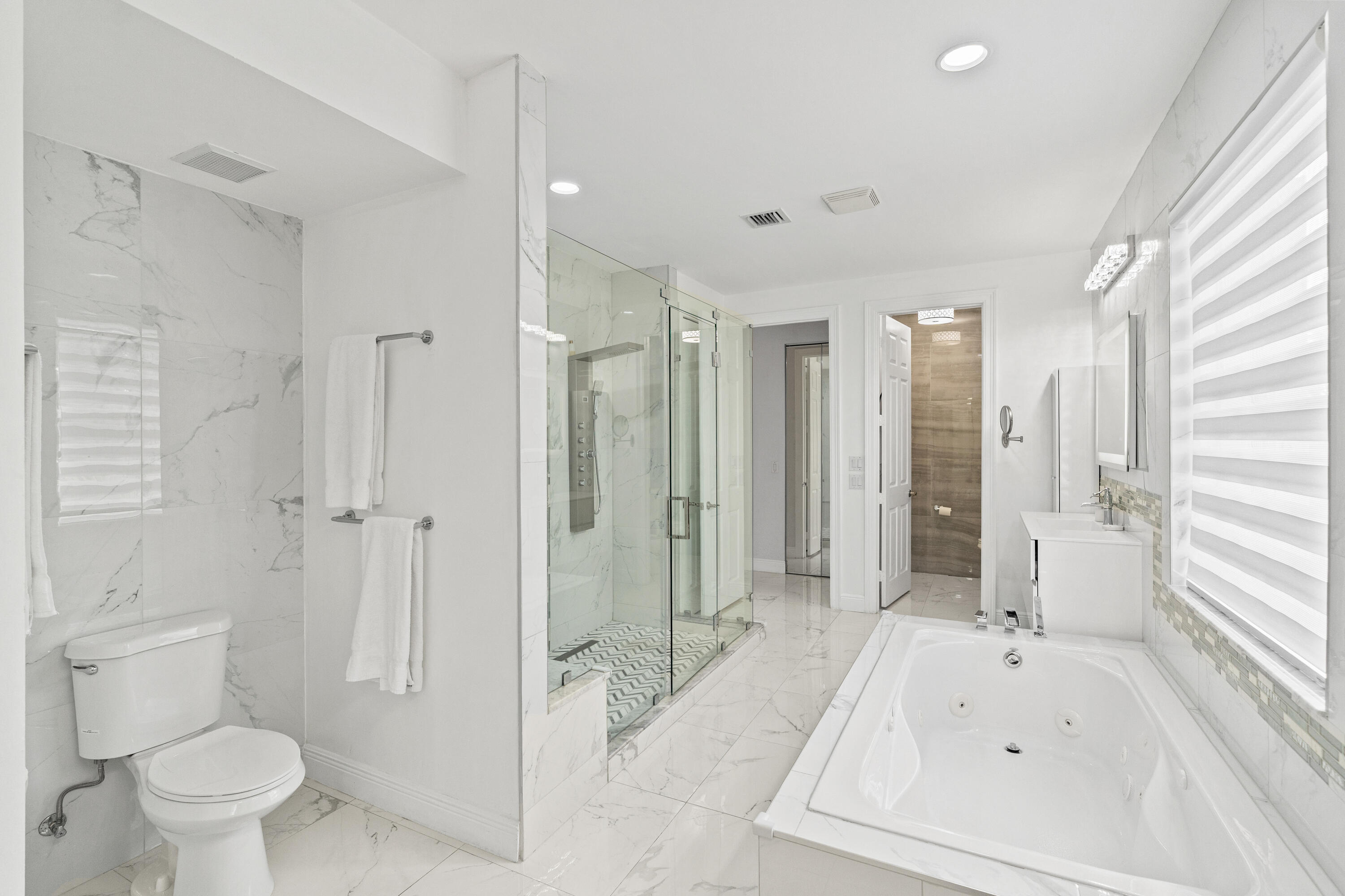 SUNSET LAKES PLAT THREE - Residential