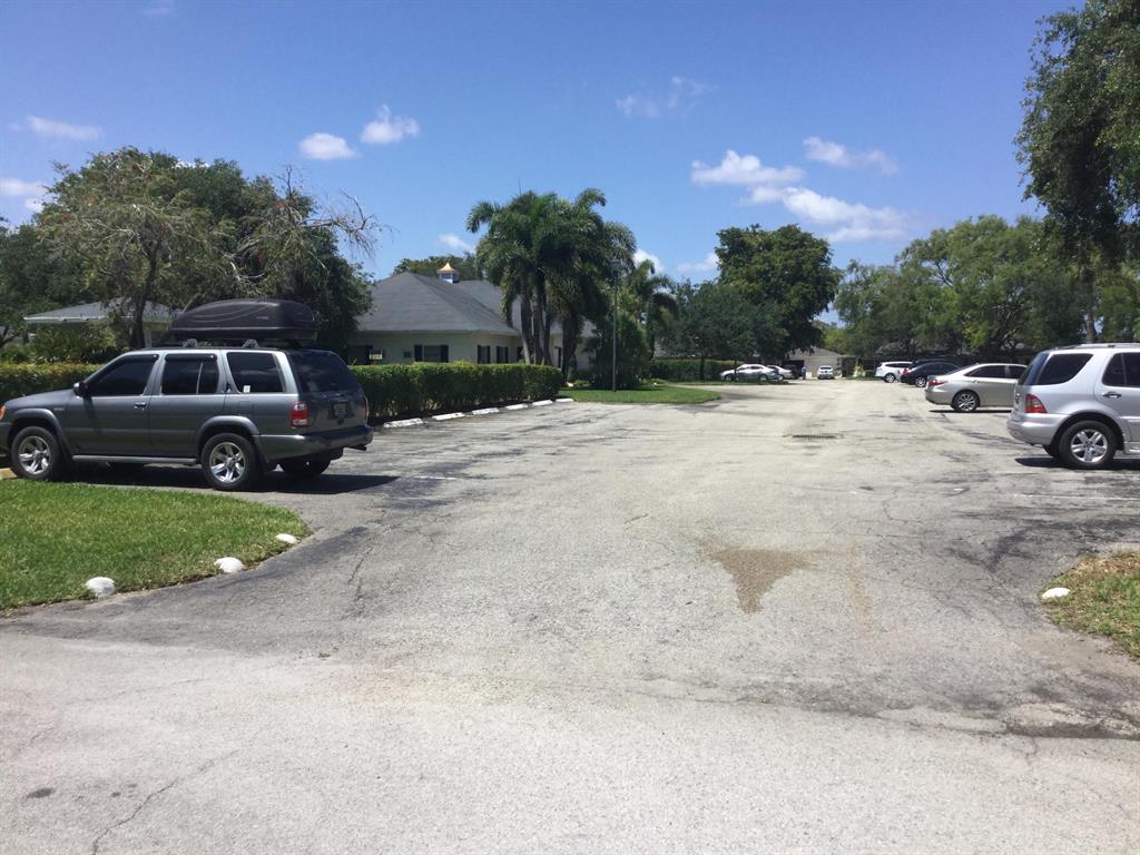 LIMETREE CONDO - Residential