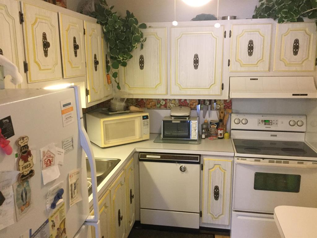 LIMETREE CONDO - Residential