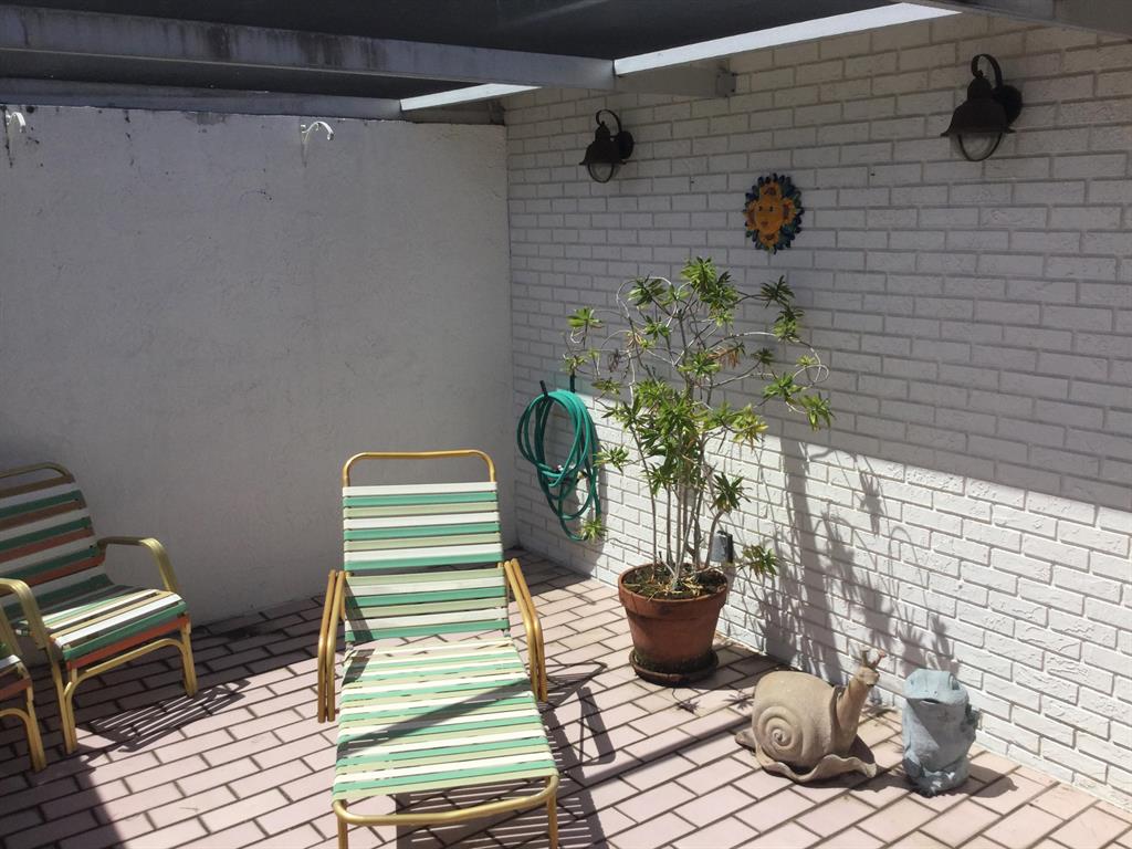 LIMETREE CONDO - Residential