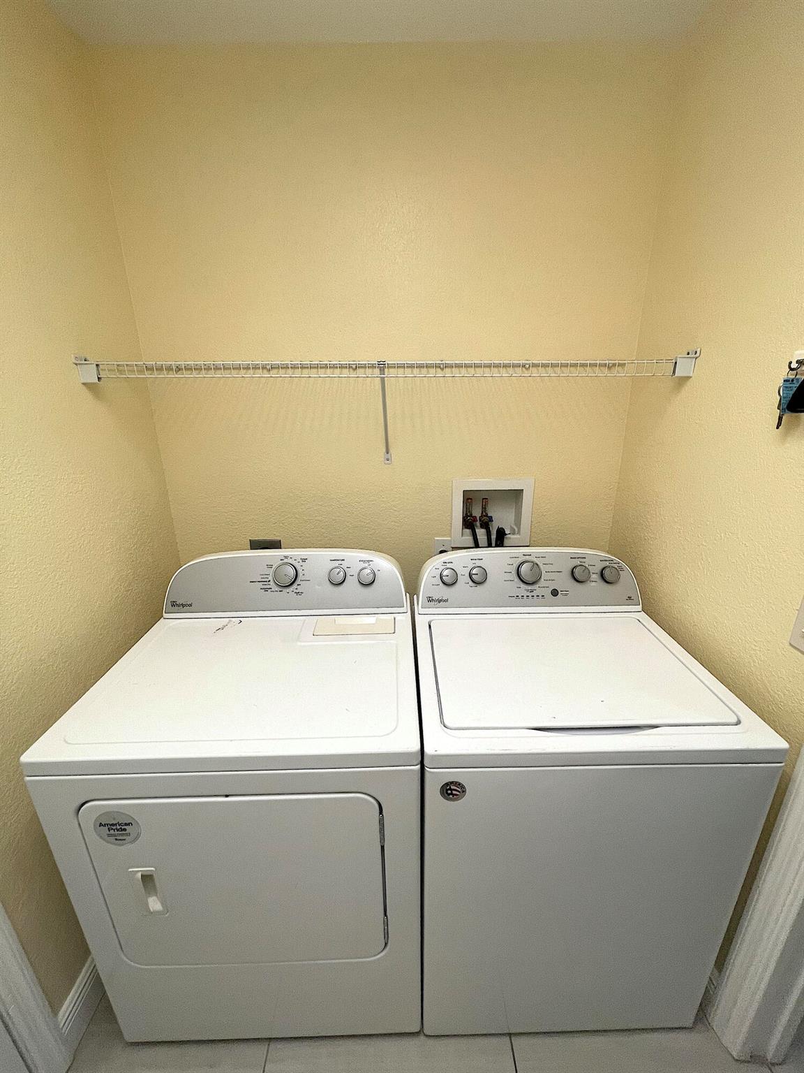 THE LAKES AT THE SAVANNAHS CONDOMINIUM - Residential Lease