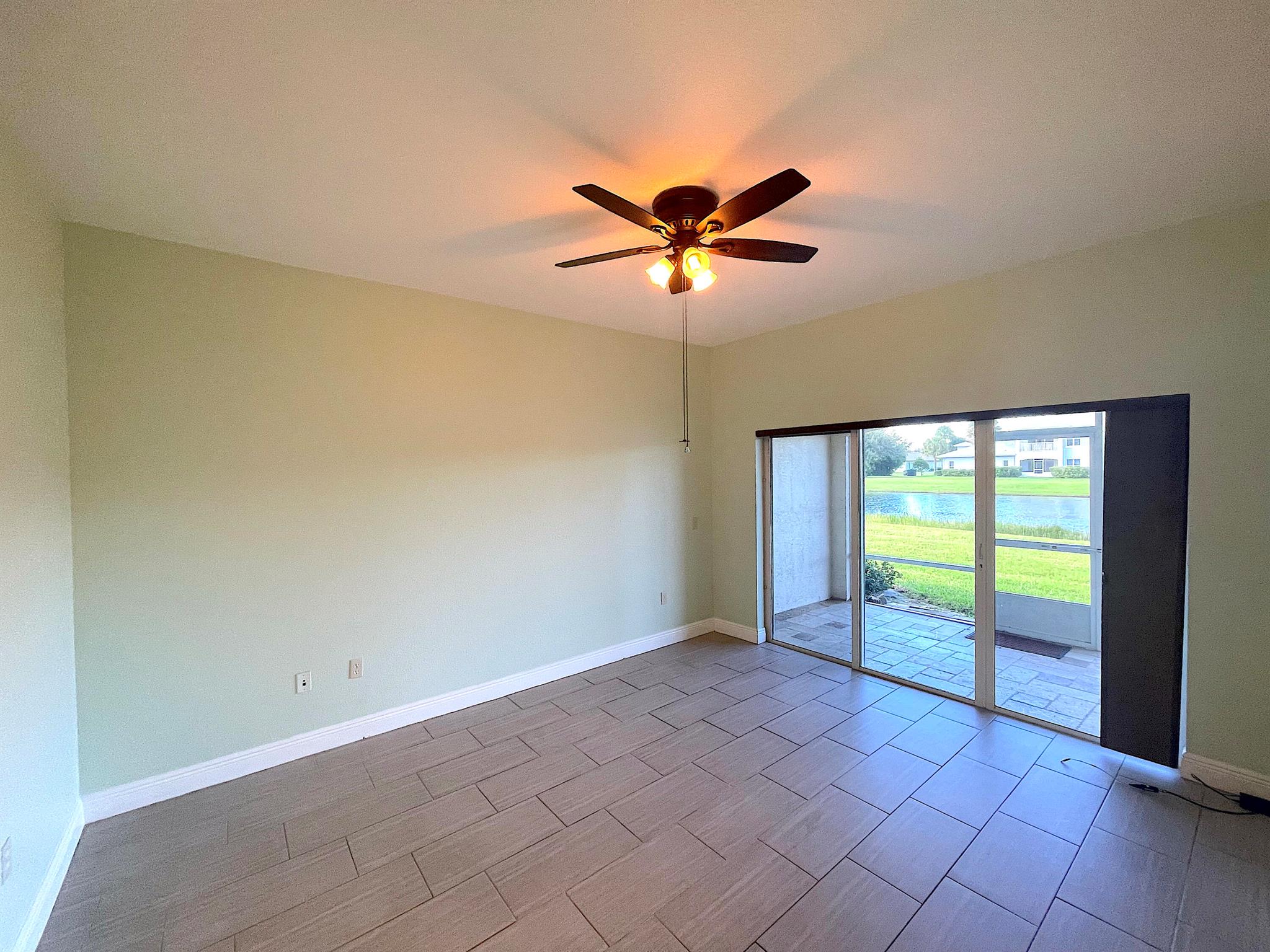 THE LAKES AT THE SAVANNAHS CONDOMINIUM - Residential Lease