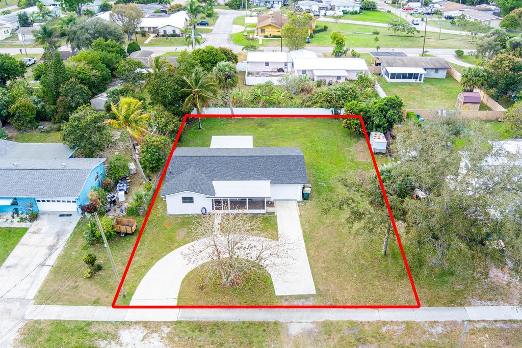 Photo of 2615 Oleander Boulevard, Fort Pierce, FL 34982 (MLS # R11062675)