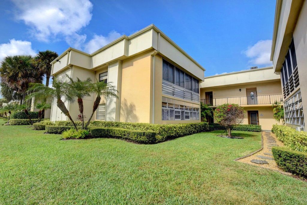 Photo of 87 Piedmont B Ter, Delray Beach, FL 33484 (MLS # B26012749)