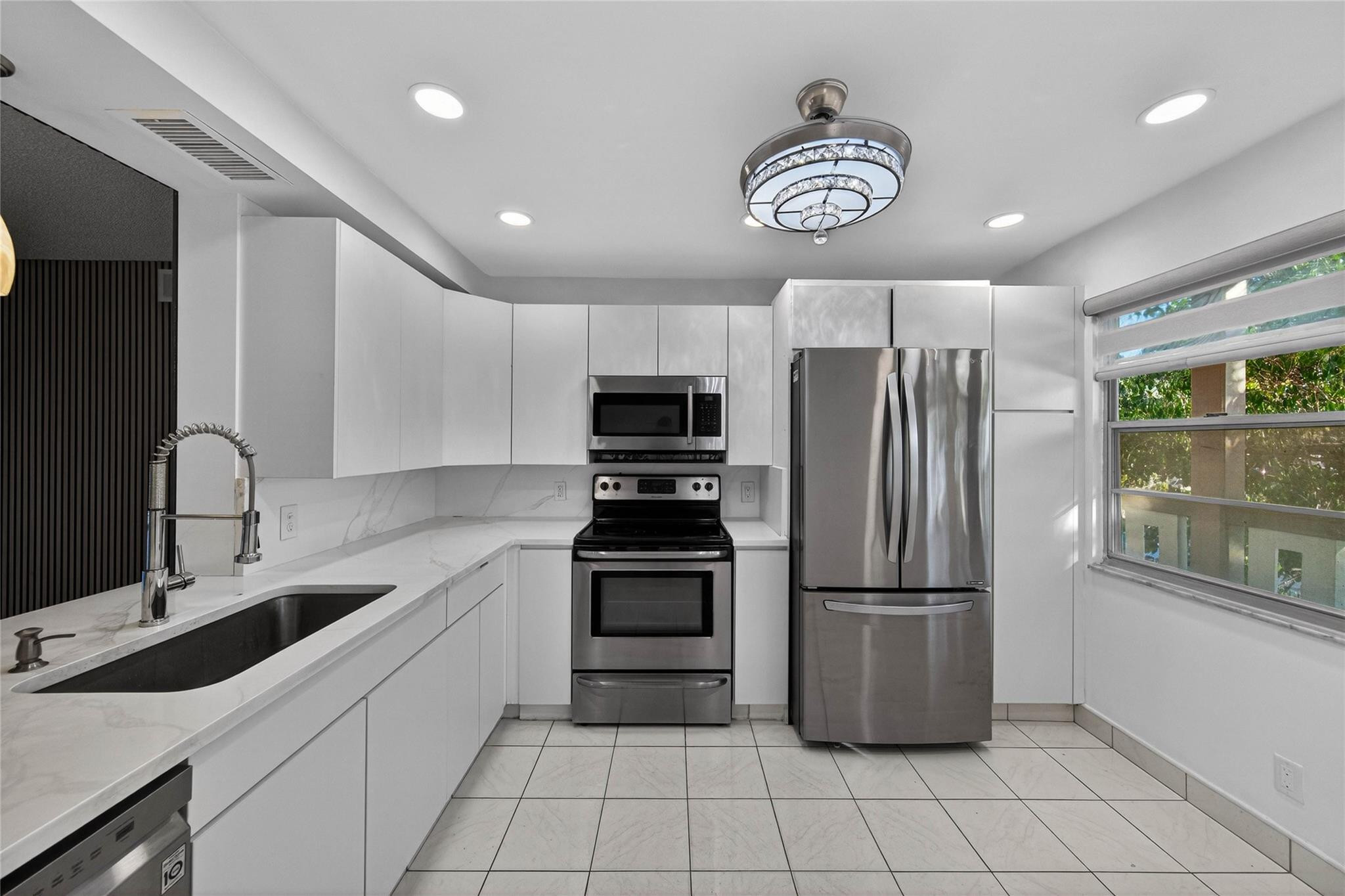 4301 Martinique Circle H2