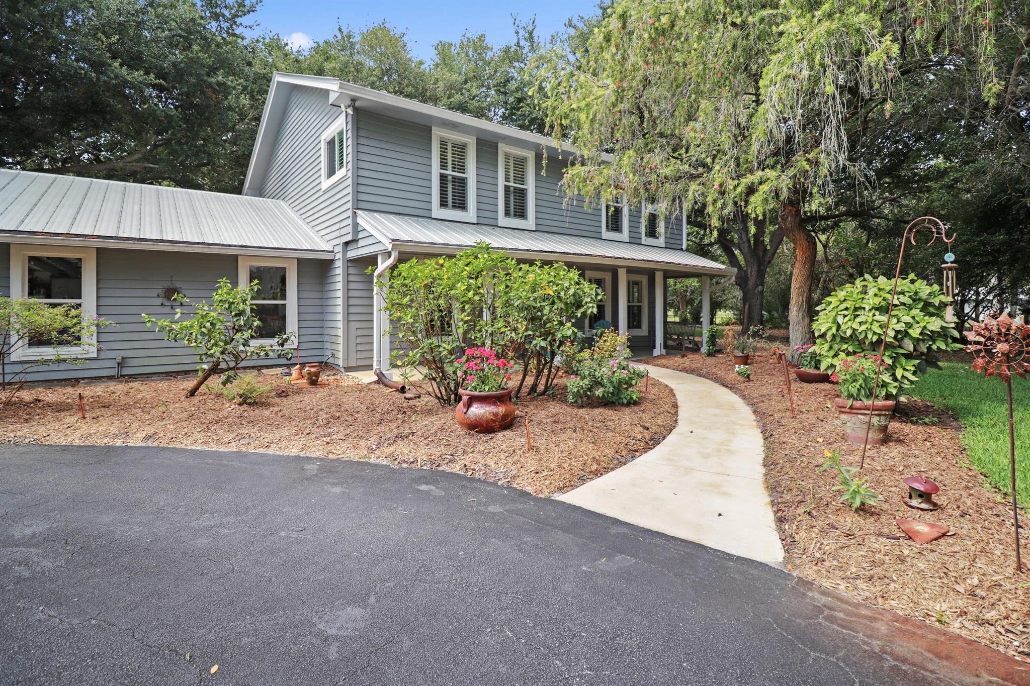 2414 SW Love Court