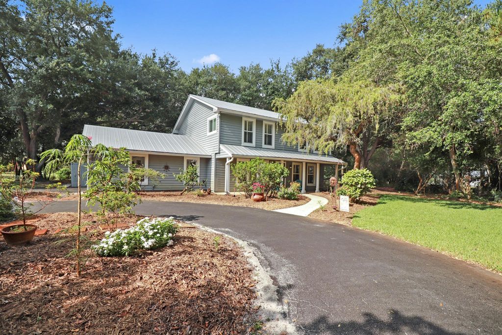 Photo of 2414 SW Love Court, Palm City, FL 34990 (MLS # R11090398)