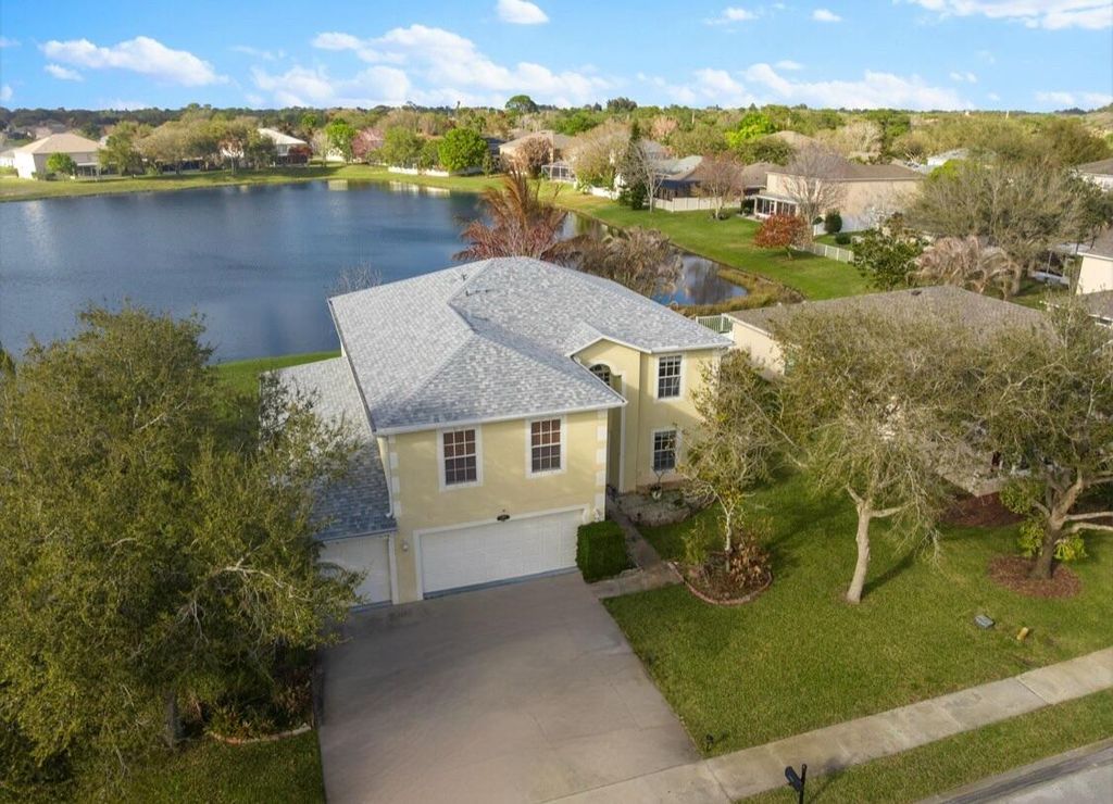 Photo of 6052 Ridge Lake Cir, Vero Beach, FL 32967 (MLS # B26001054)