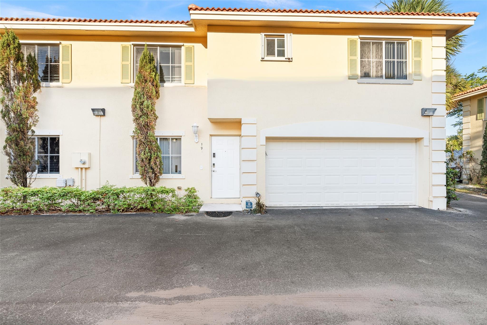 FOR RENT: Rarely Available Renovated Townhome – Boater’s Paradise!
Don’t miss the chance to live in this beautifully renovated 3-bedroom, 2.5-bath townhome with a spacious two-car garage—perfect for families or anyone seeking comfort and convenience.
Location Highlights: Just 8 minutes to Deerfield Beach, Walking distance to shopping, dining, and entertainment, Only 2 minutes to Pioneer Park, featuring a public boat ramp
Garage Features: The oversized garage offers ample room for your gear—and can easily accommodate a jet ski or a boat up to 19 feet. Whether you're a weekend warrior or an avid boater, this is a true boater’s dream! Additional Features: Fully updated interior with modern finishes, Bright and spacious layout Quiet, well-maintained community.