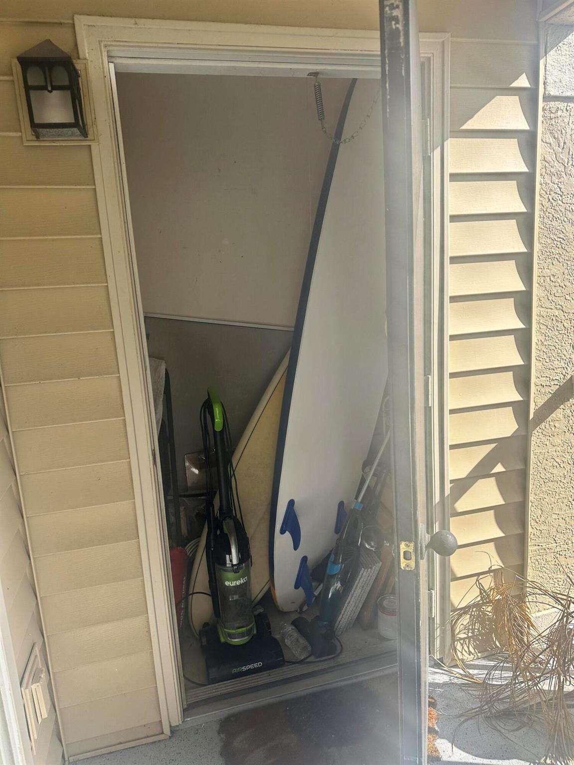 VILLAS AT LAKESIDE A COND - Residential