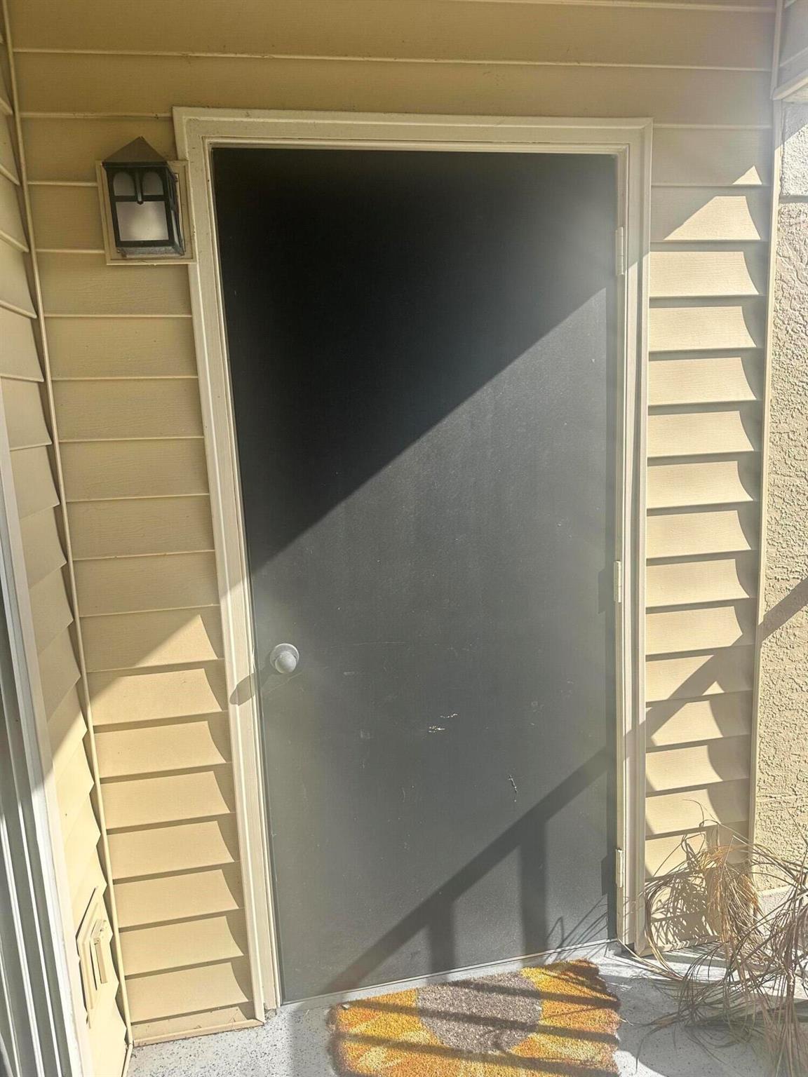 VILLAS AT LAKESIDE A COND - Residential