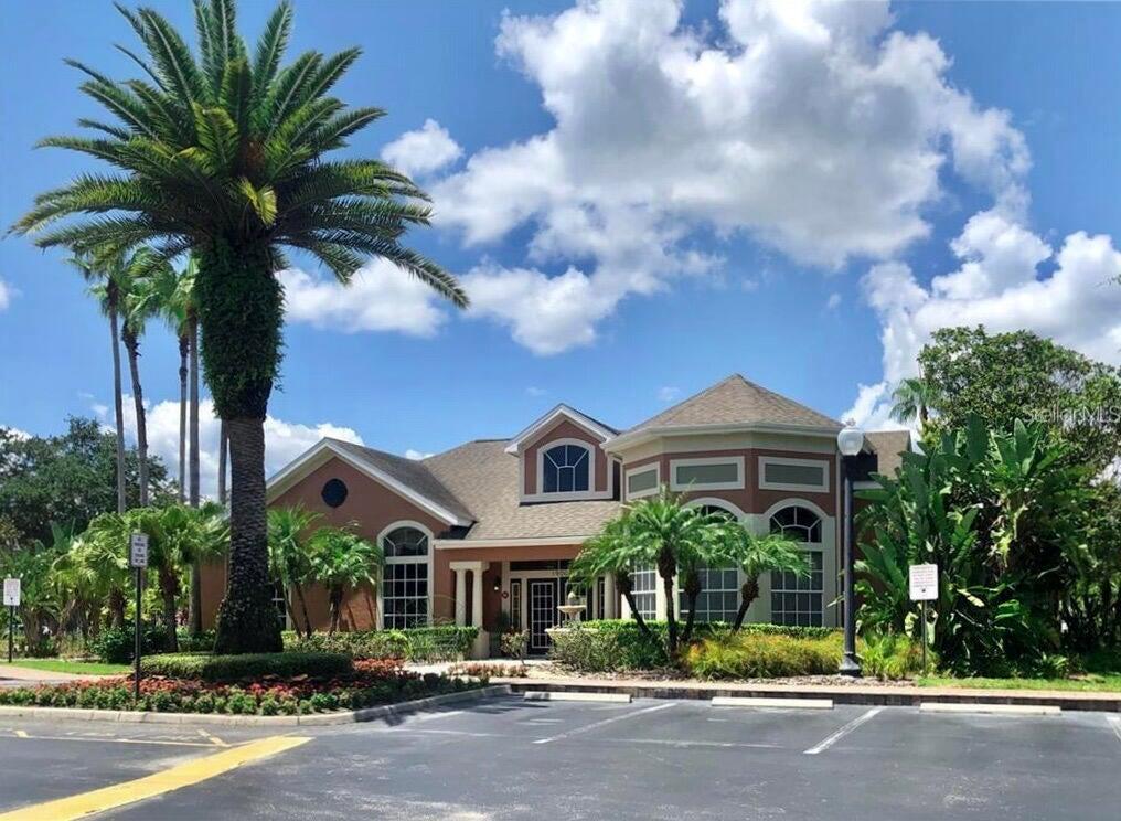 VILLAS AT LAKESIDE A COND - Residential