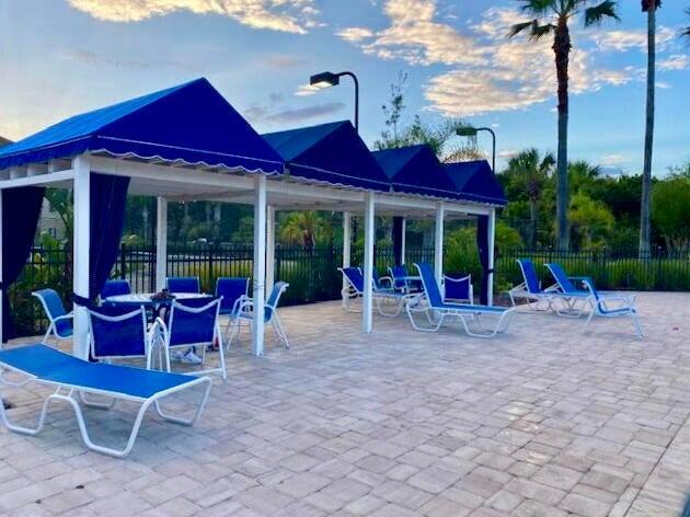 VILLAS AT LAKESIDE A COND - Residential