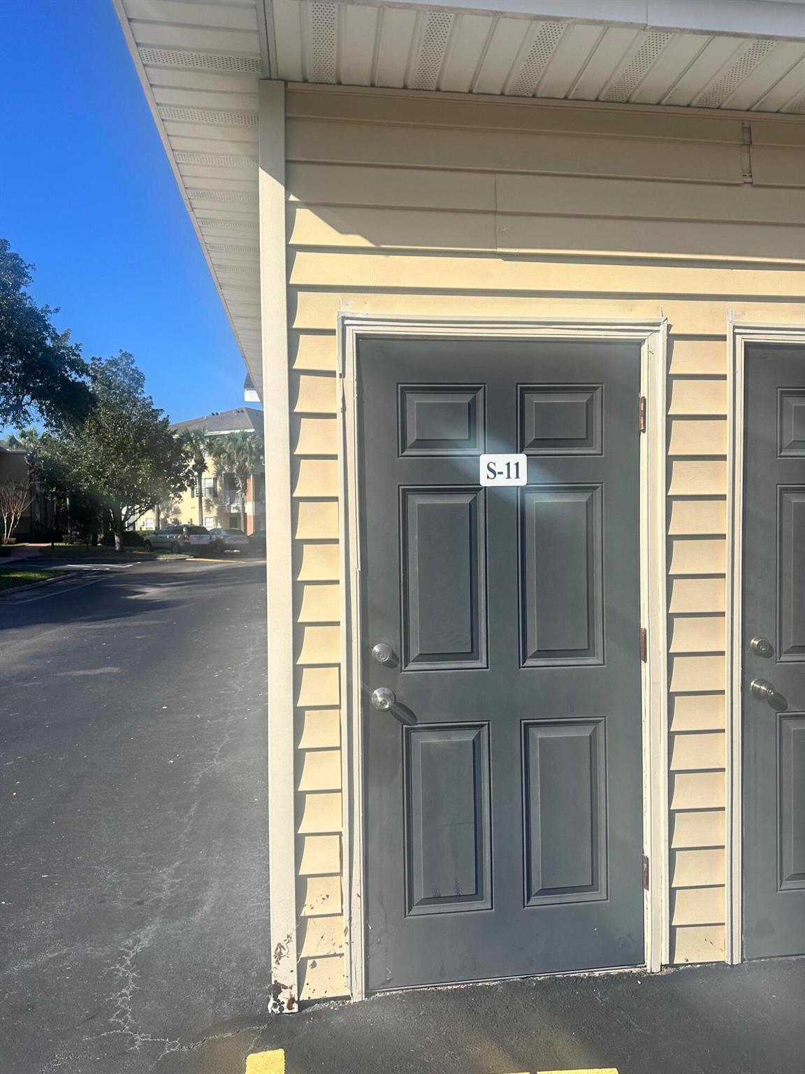 VILLAS AT LAKESIDE A COND - Residential