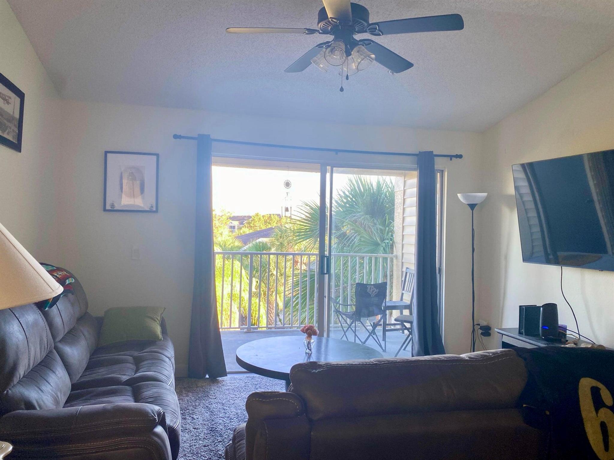 VILLAS AT LAKESIDE A COND - Residential