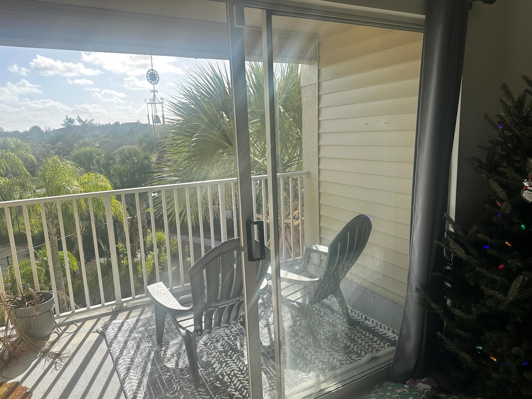 VILLAS AT LAKESIDE A COND - Residential