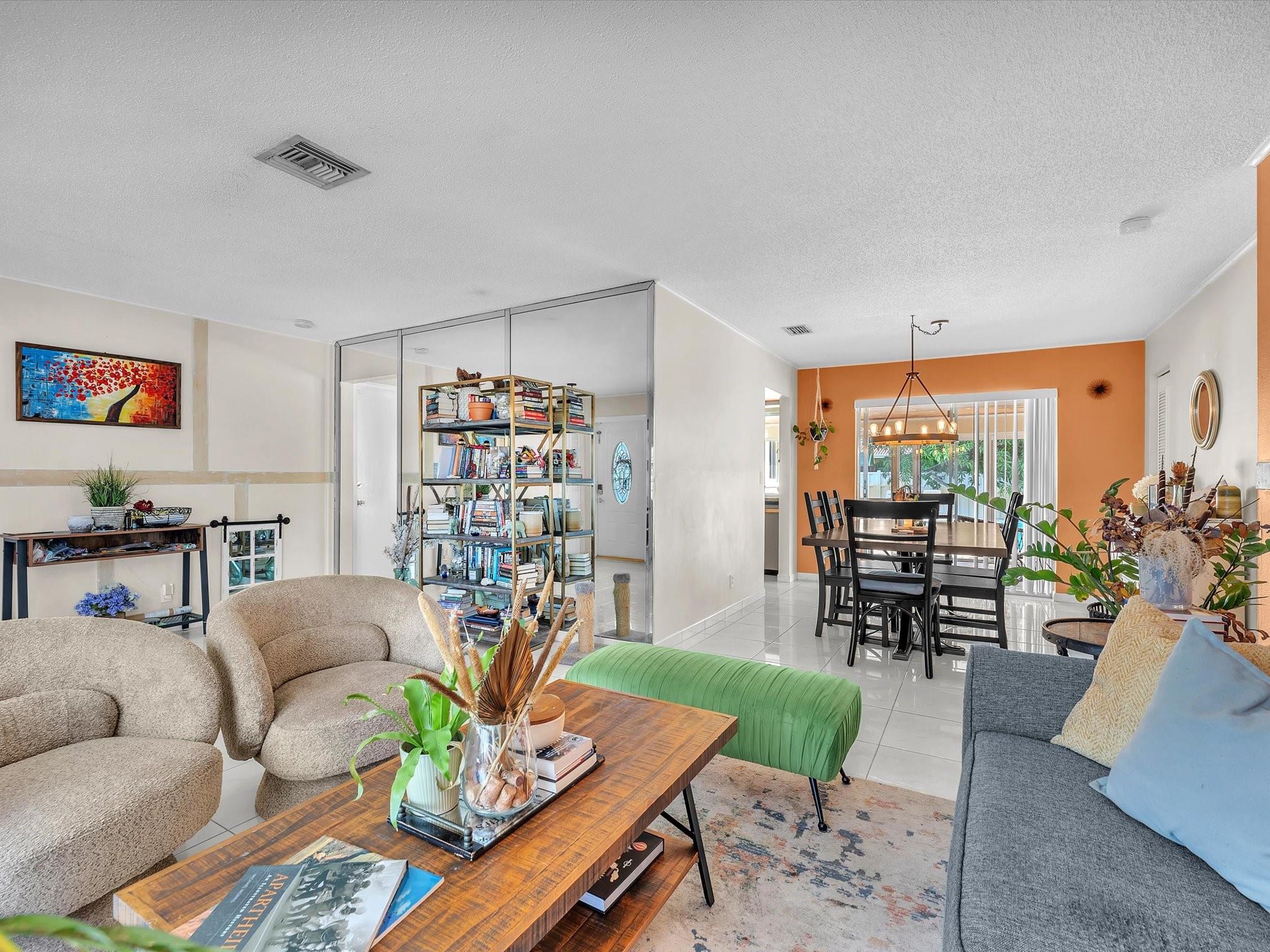 CASTLEWOOD - Residential Lease