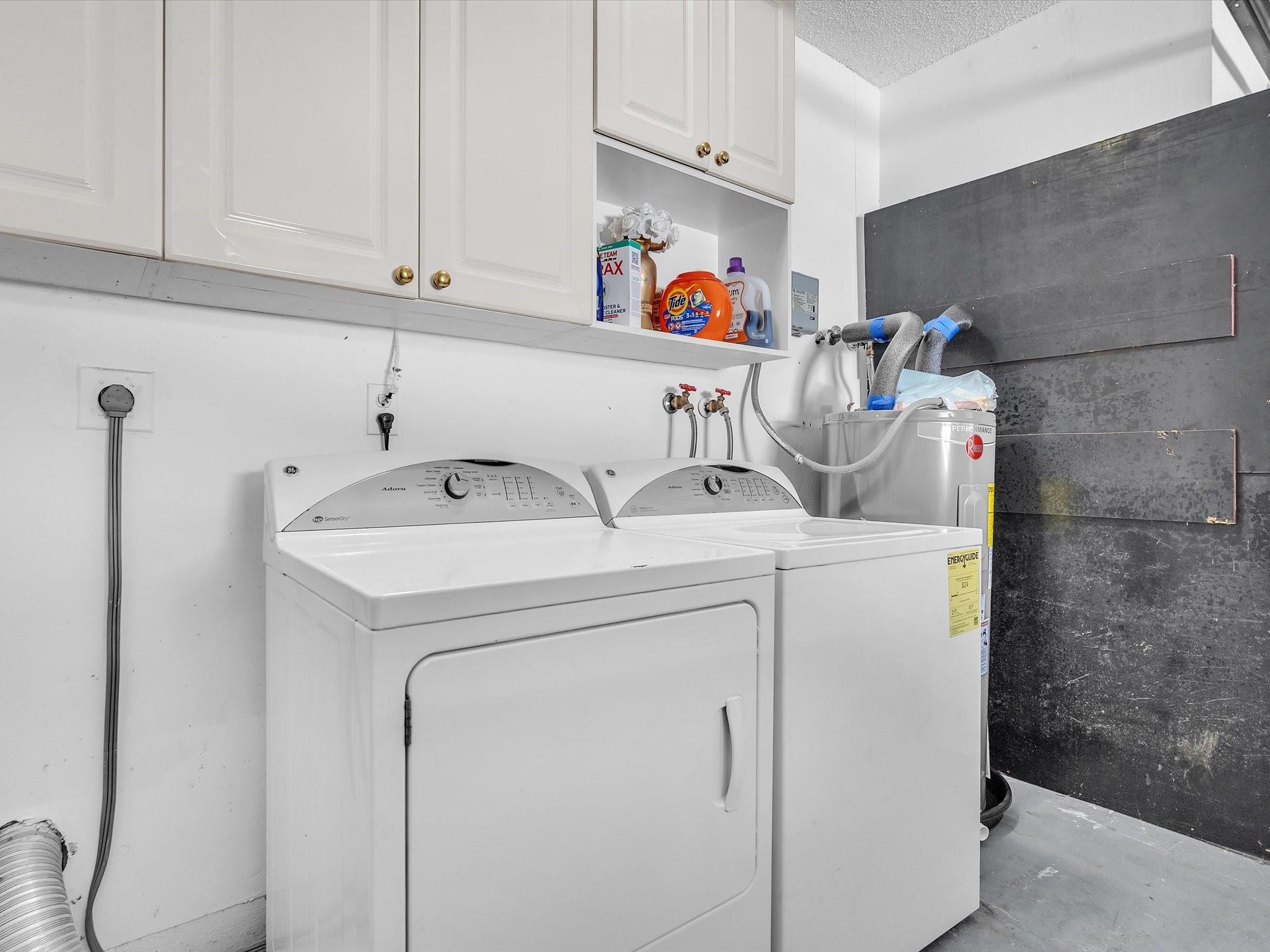 CASTLEWOOD - Residential Lease