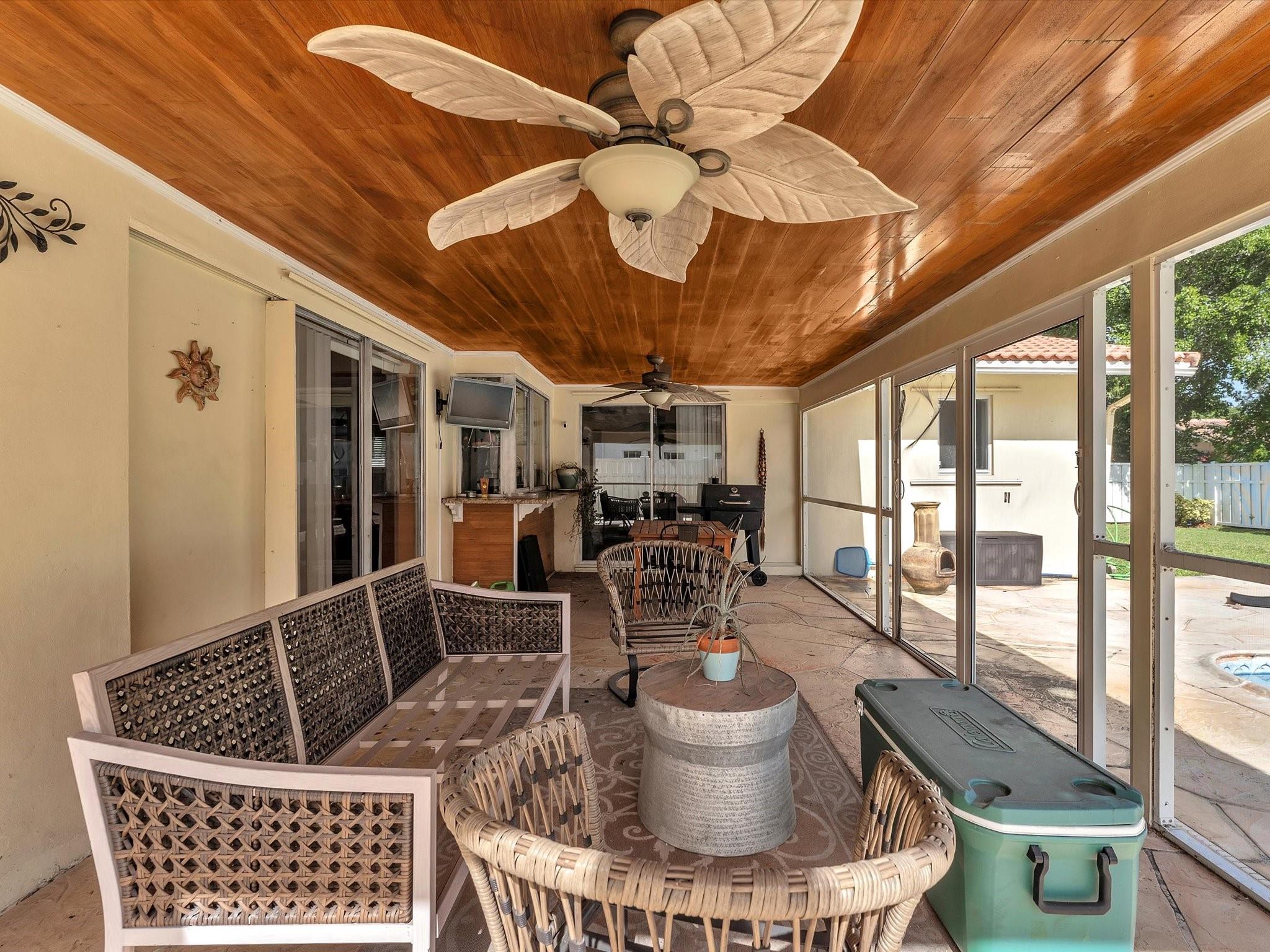 CASTLEWOOD - Residential Lease