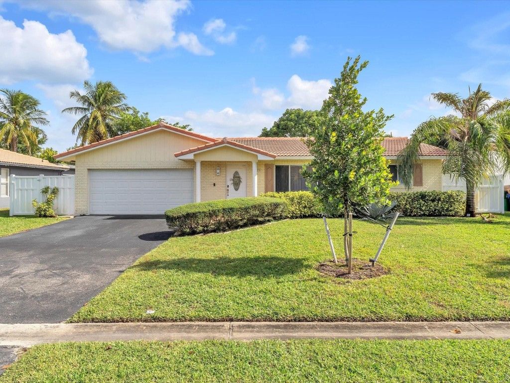 Photo of 3721 NW 114th Lane, Coral Springs, FL 33065 (MLS # F10539043)