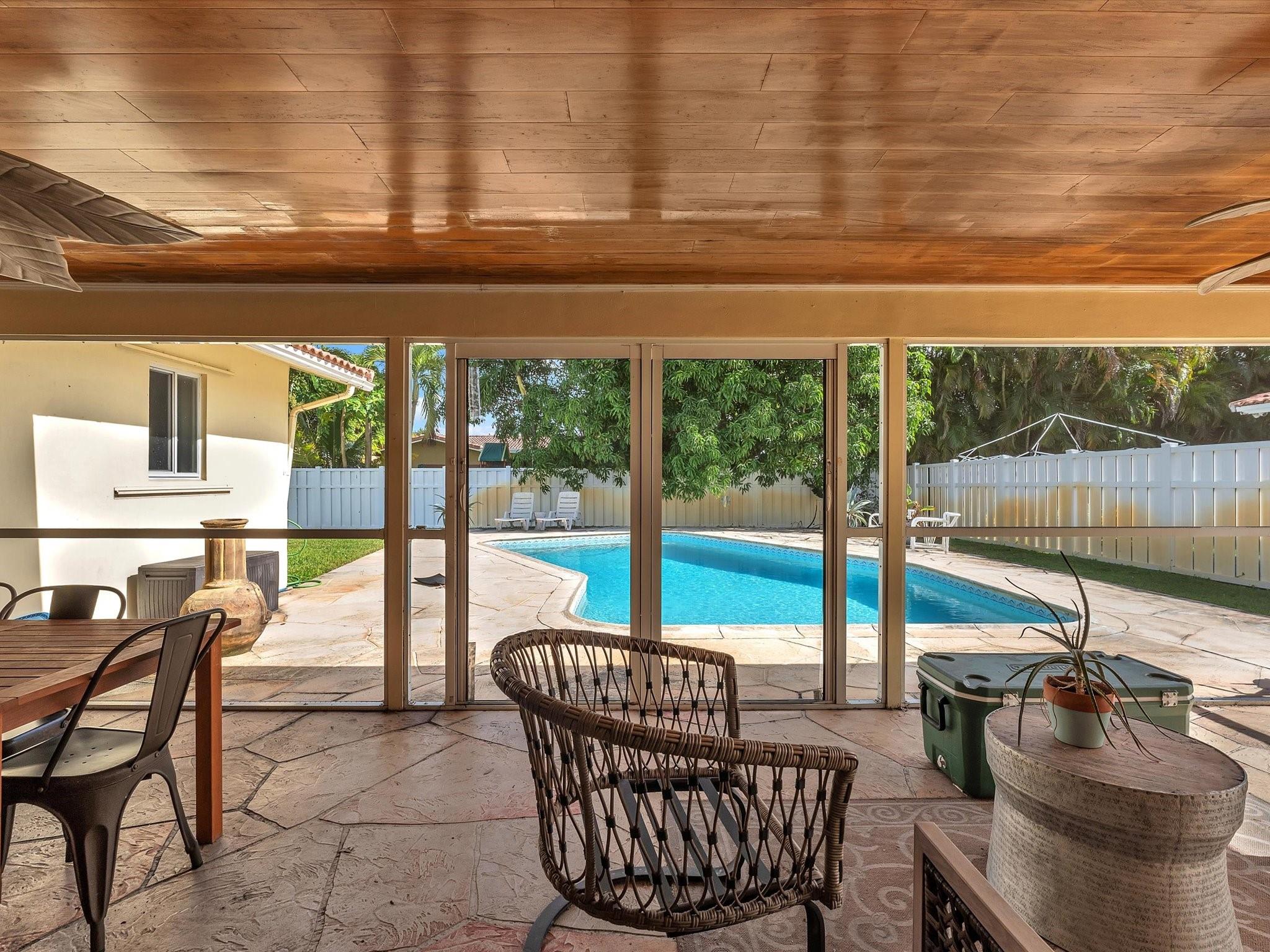 CASTLEWOOD - Residential Lease