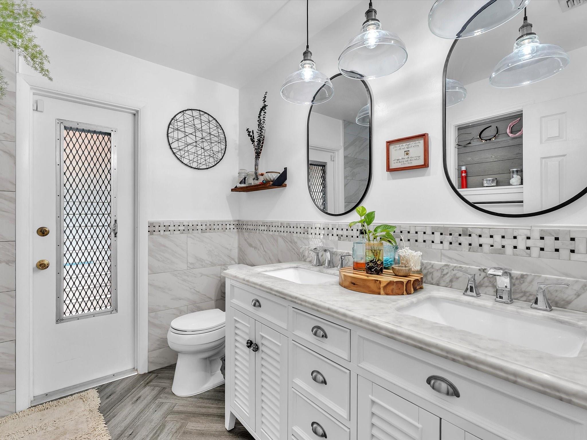 CASTLEWOOD - Residential Lease