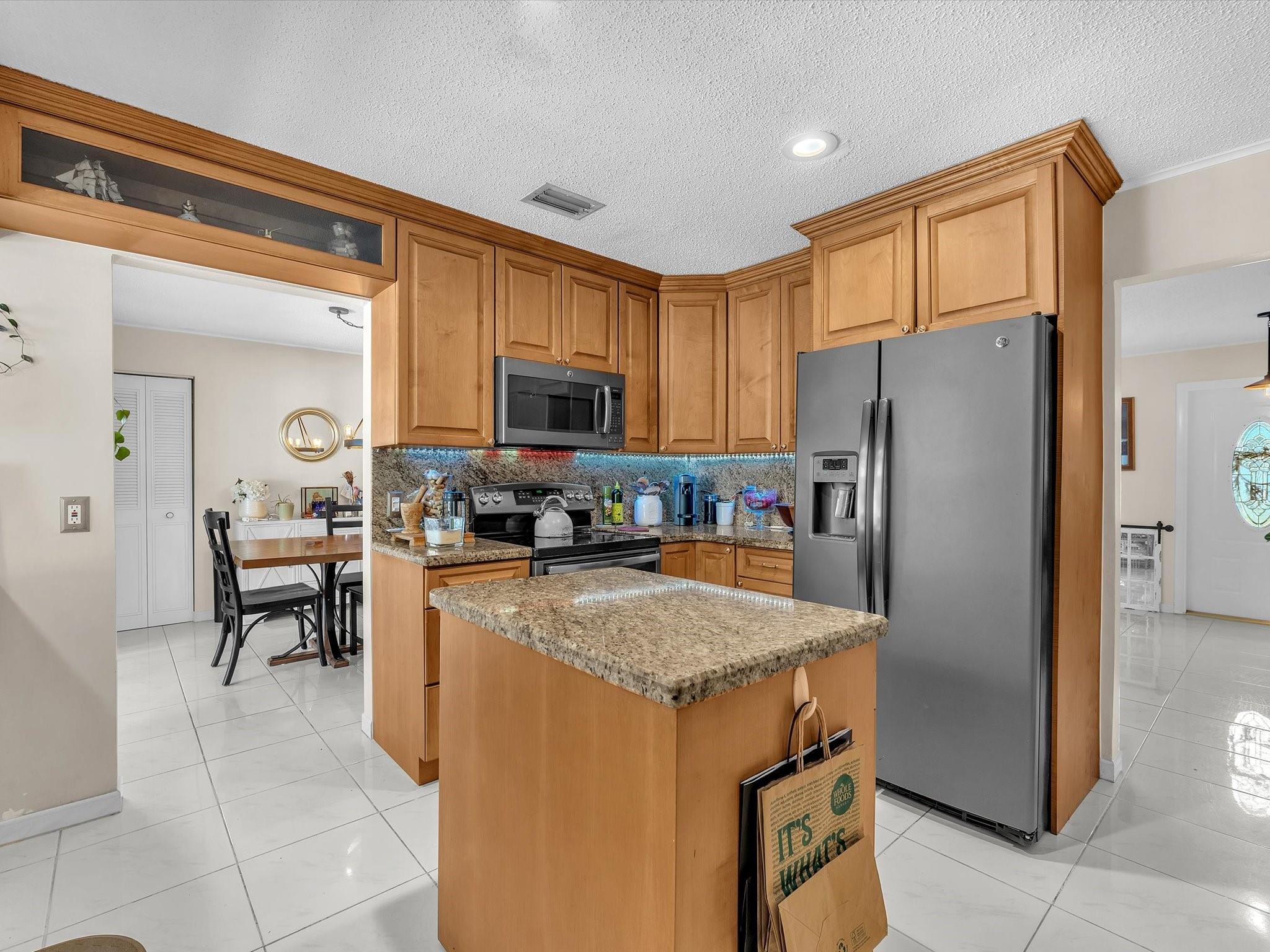 CASTLEWOOD - Residential Lease