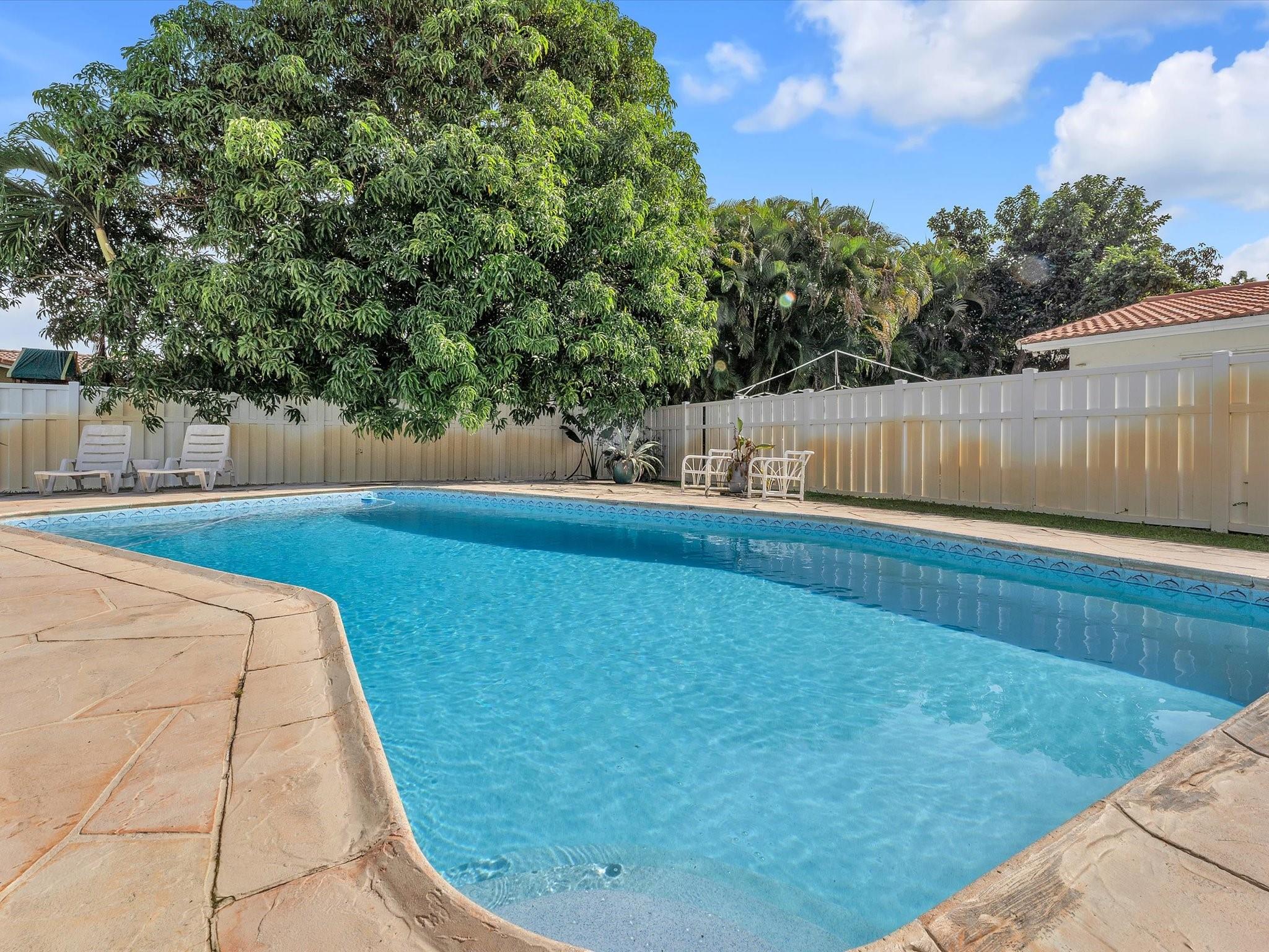 CASTLEWOOD - Residential Lease