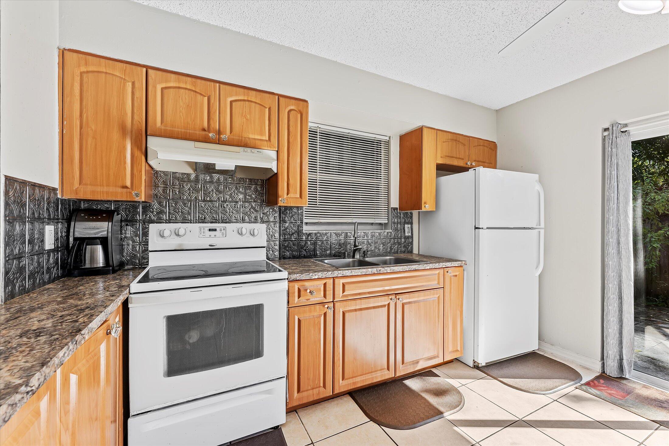 BUNKER HILL ADD 2 TO WPB - Residential Income