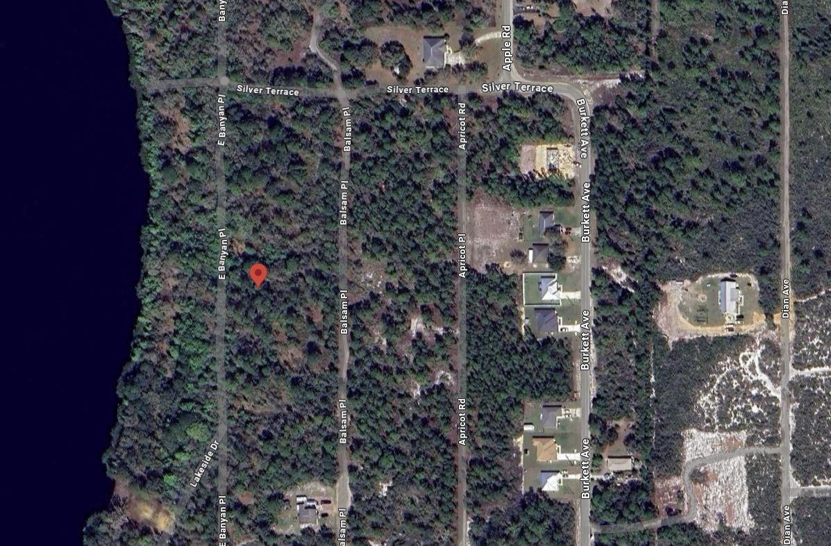 Nice lot in Orange Blossom with no HOA. Located just off of SR 66 this location is conveniently located near all of the amenities of Sebring and Lake Placid. Build your dream homestead, set up a nice short-term rental for vacationers, or invest for the future! Drive by & make it yours.