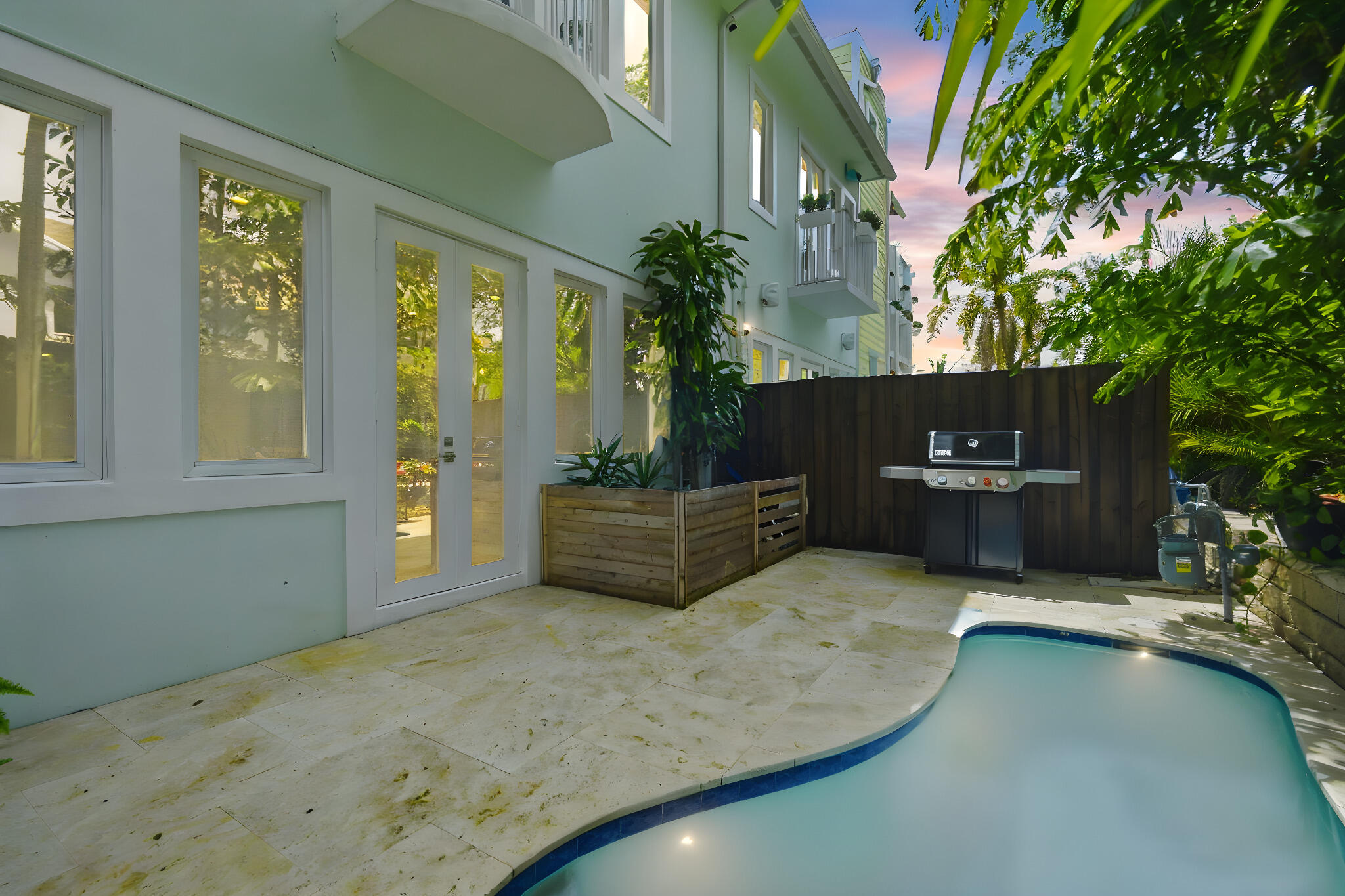 VICTORIA PARK CORR AMEN PLAT - Residential