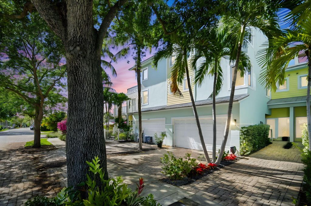 Photo of 1705 NE 5th Street, Fort Lauderdale, FL 33301 (MLS # B26014118)