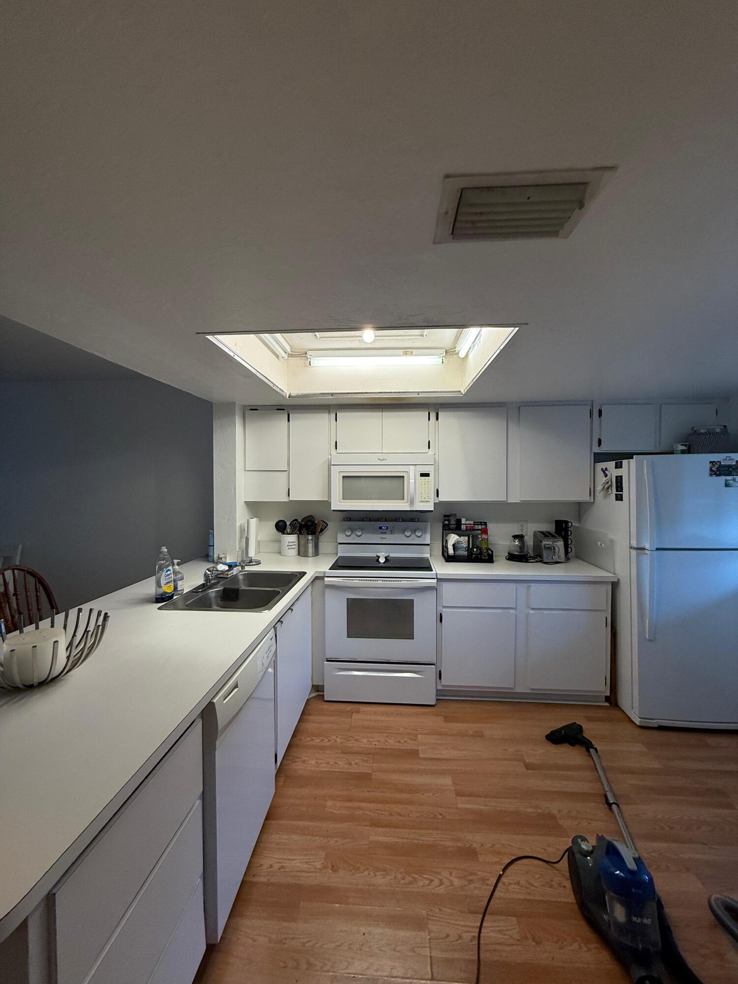 PALM BEACH TRACE CONDO - Residential Lease