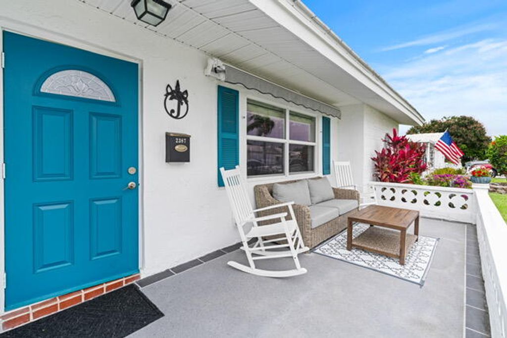 Photo of 2387 SW 13th Terrace, Boynton Beach, FL 33426 (MLS # R11168000)