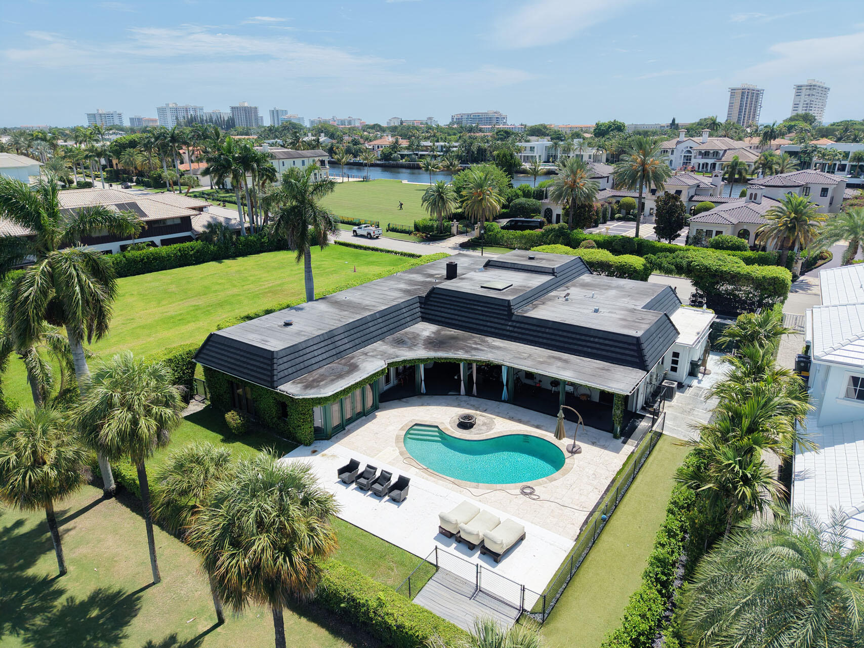 1877 Royal Palm Way