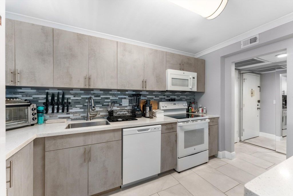 Photo of 2751 Taft Street #403, Hollywood, FL 33020 (MLS # R11163036)