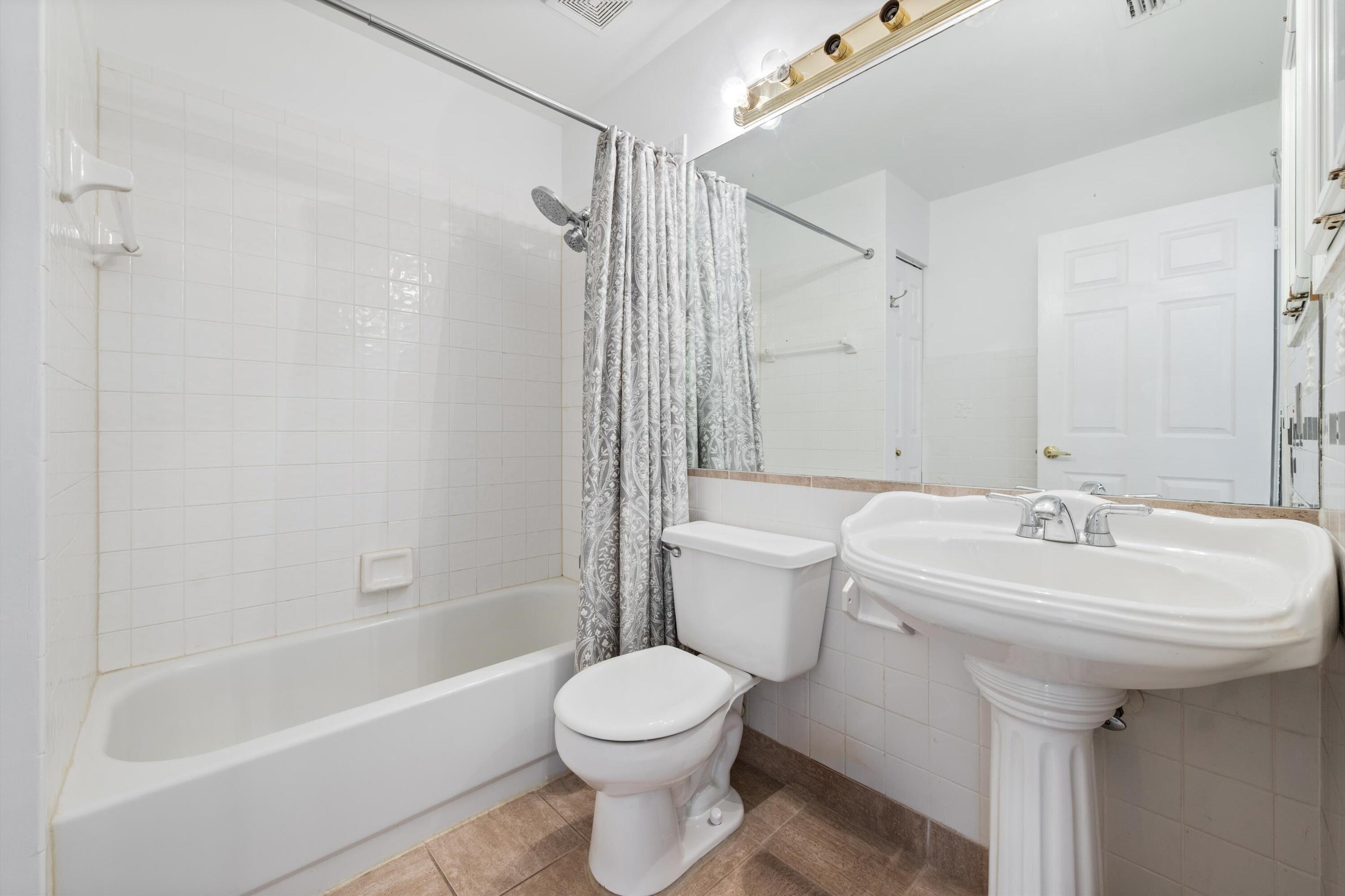 SILVER LAKES AT PEMBROKE PINES - Residential