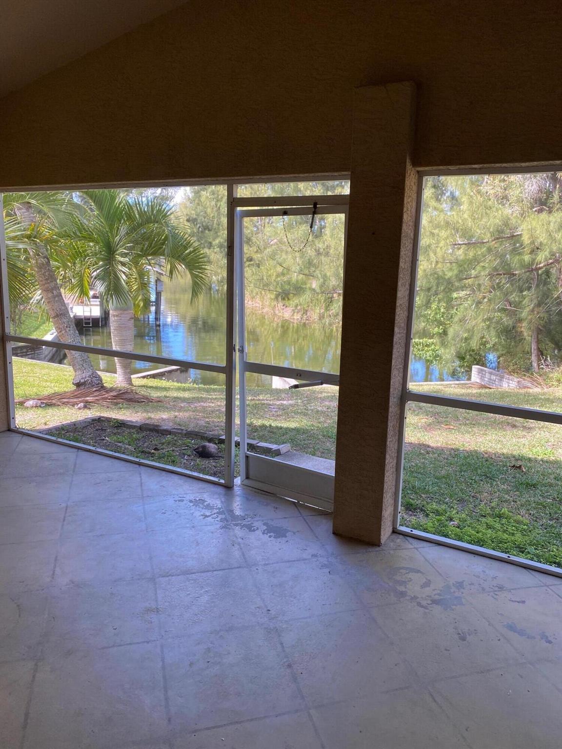 Home Search 1 2902 SW 17th Avenue