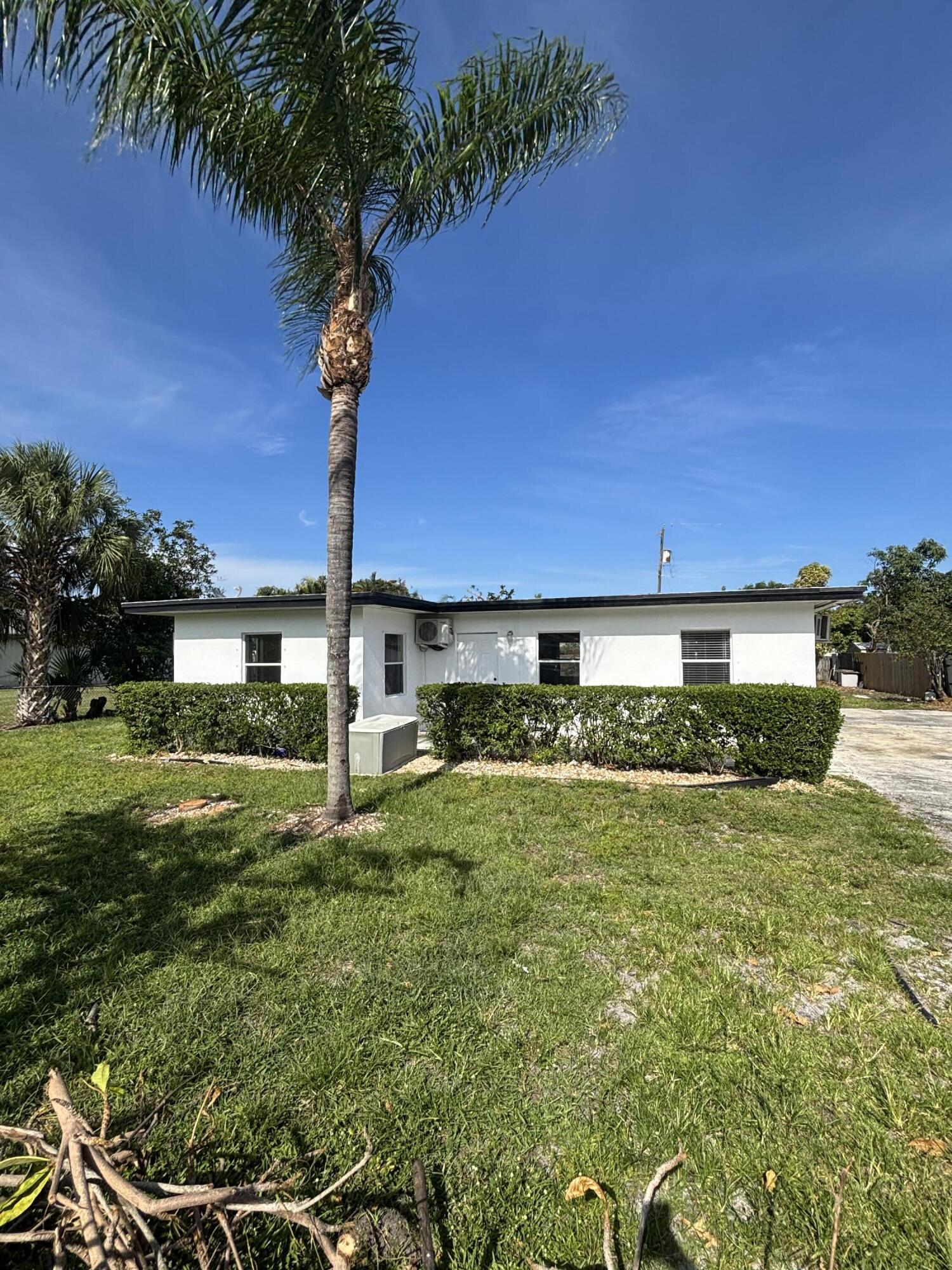 328 Urquhart Street