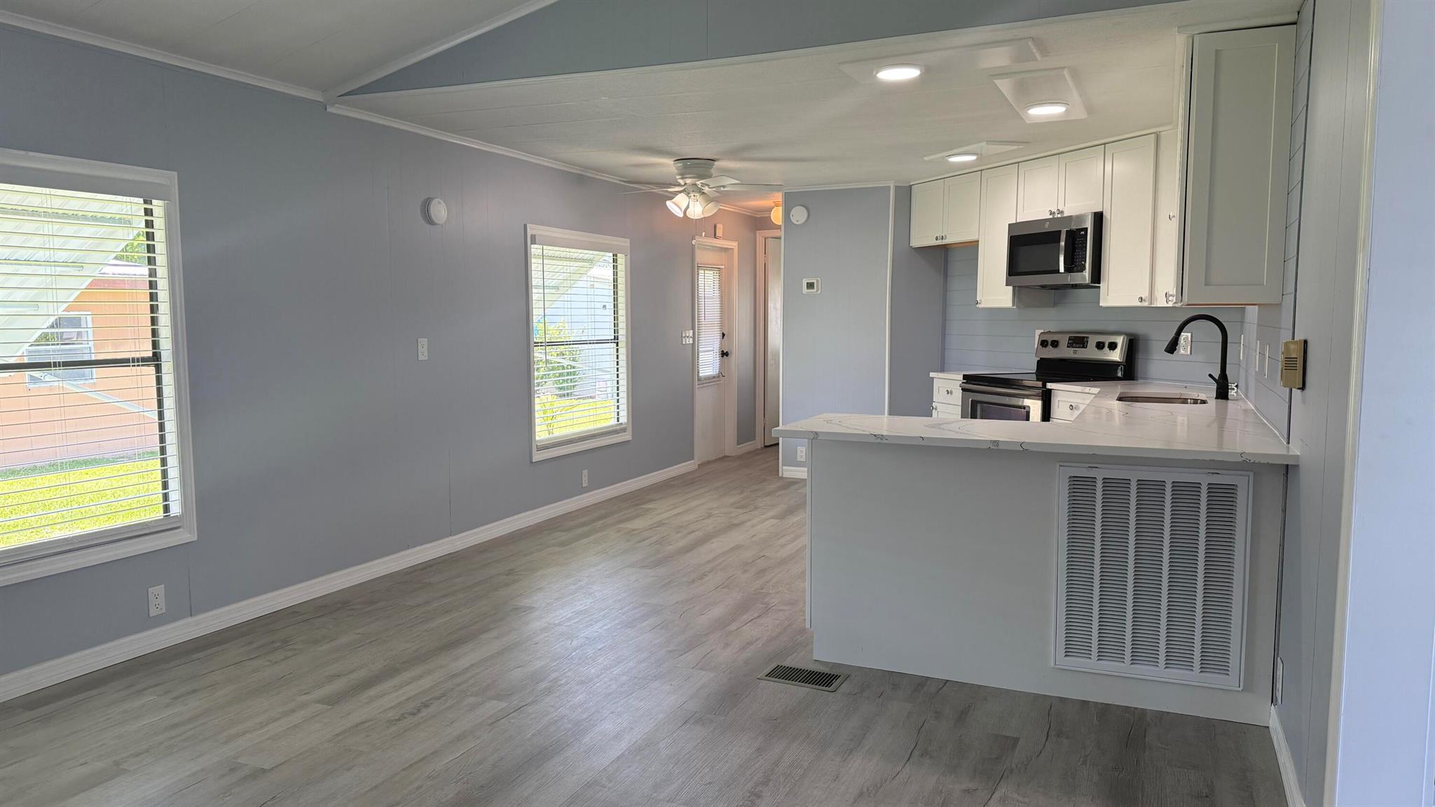 CAMBRIDGE AT HERITAGE RID - Residential