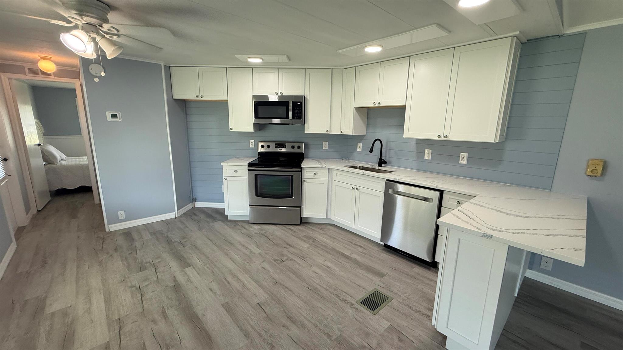 CAMBRIDGE AT HERITAGE RID - Residential