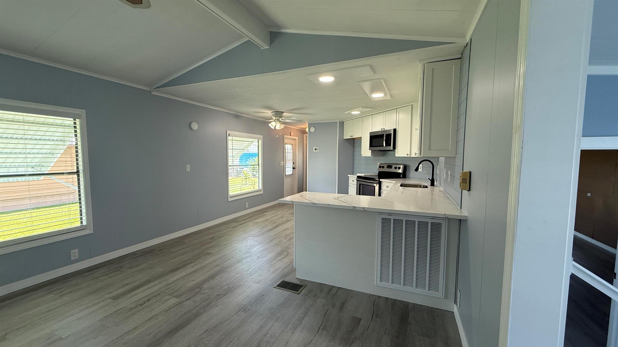 CAMBRIDGE AT HERITAGE RID - Residential