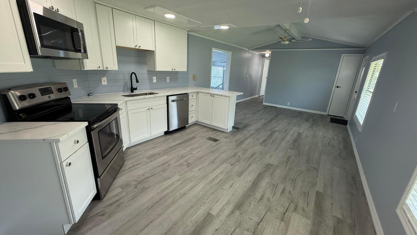 6919 SE Congress Street